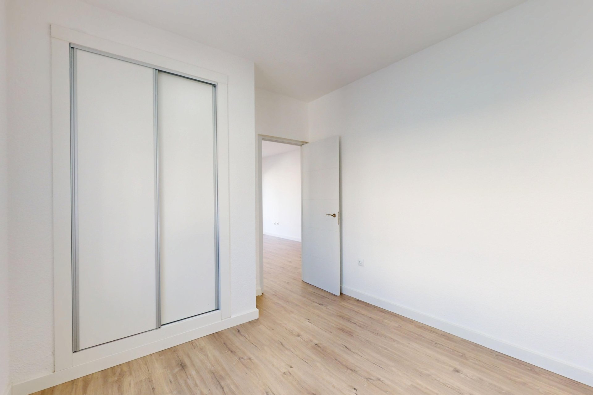 Resale - Apartment / Flat * - Torrevieja *