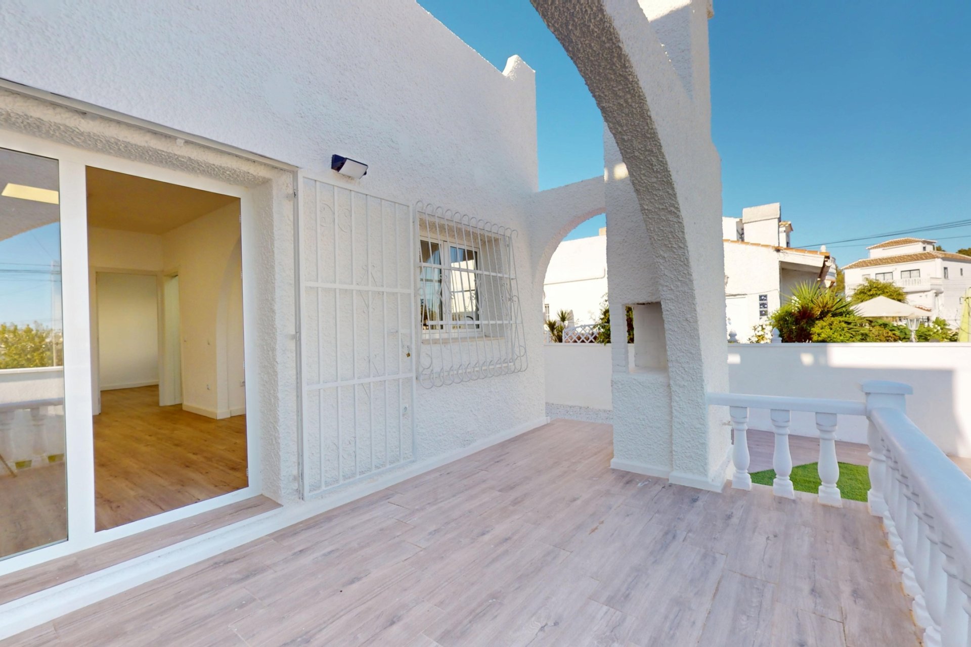 Resale - Apartment / Flat * - Torrevieja *