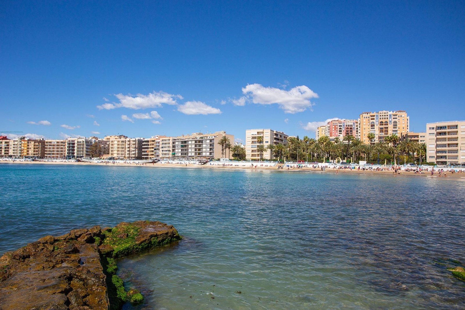 Resale - Apartment / Flat * - Torrevieja *