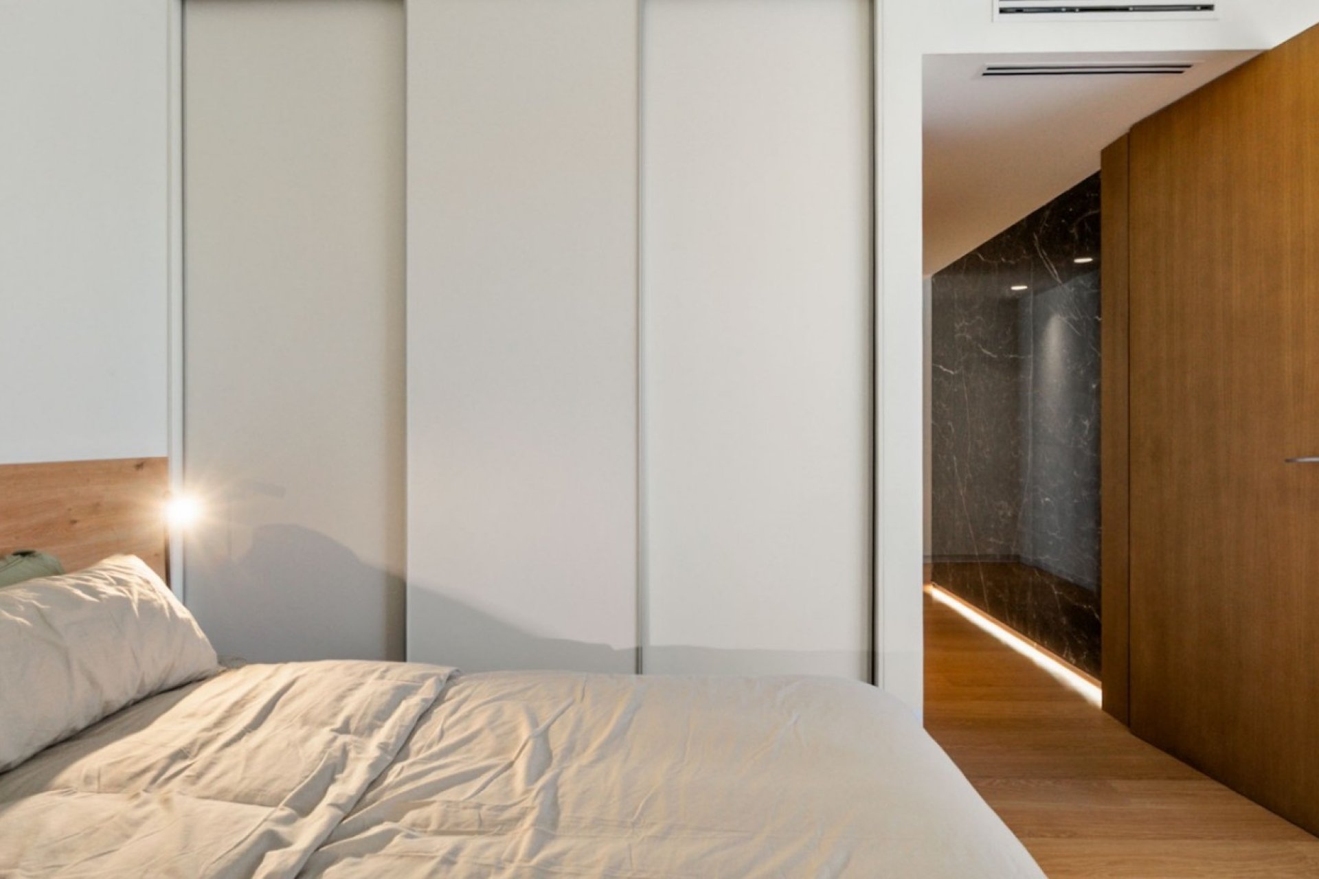 Resale - Apartment / Flat * - Torrevieja *