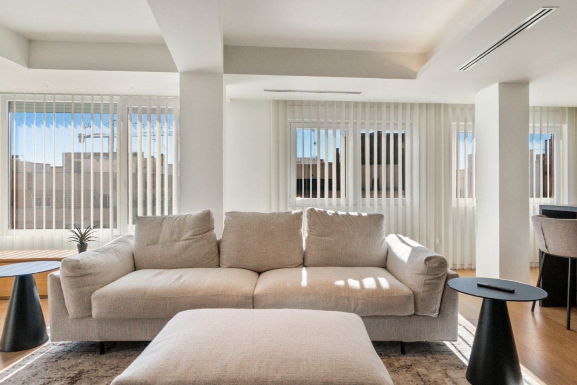 Resale - Apartment / Flat * - Torrevieja *