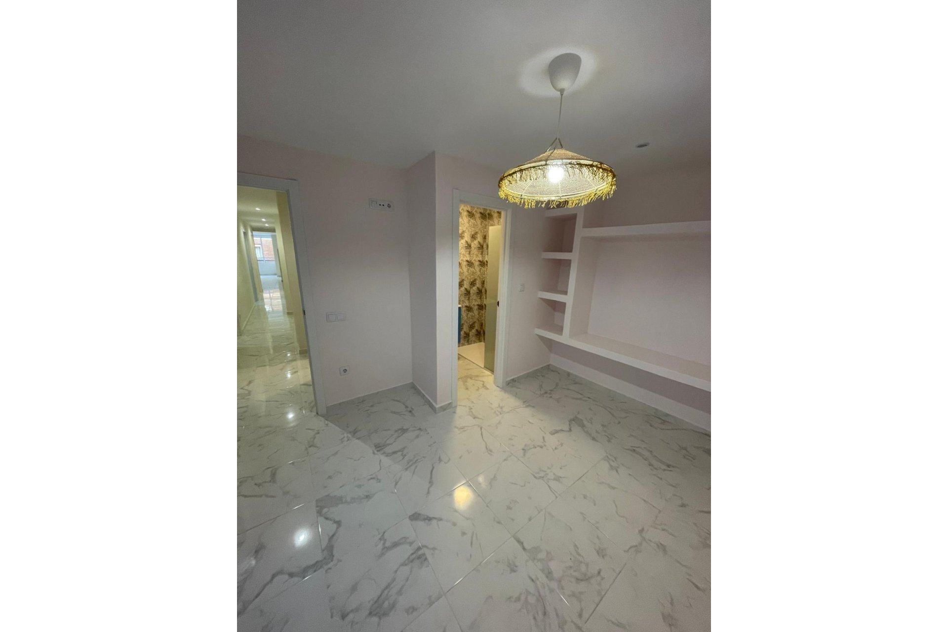 Resale - Apartment / Flat * - Torrevieja *