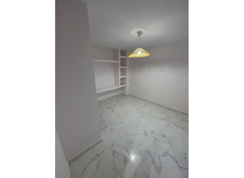 Resale - Apartment / Flat * - Torrevieja *