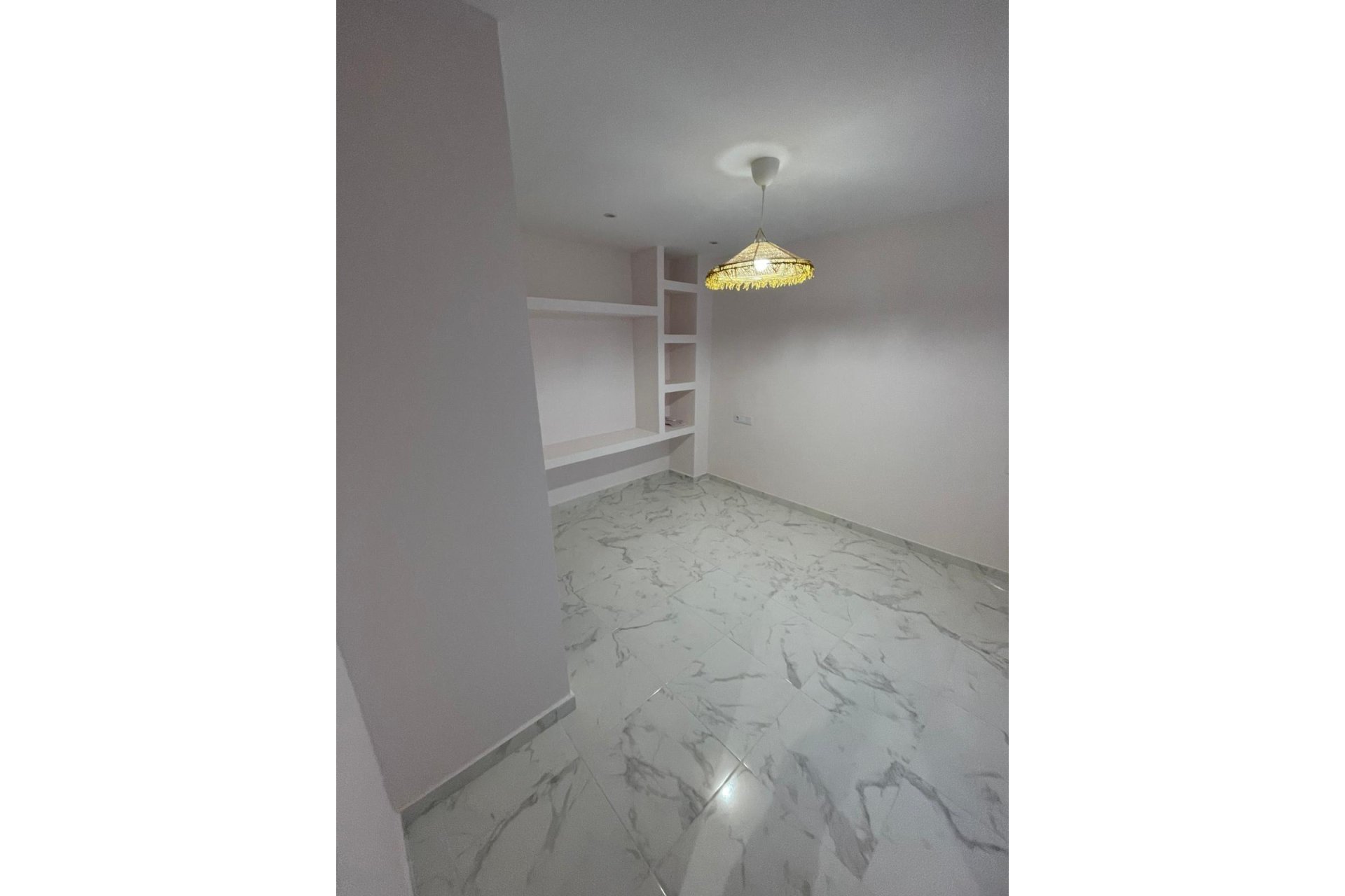 Resale - Apartment / Flat * - Torrevieja *