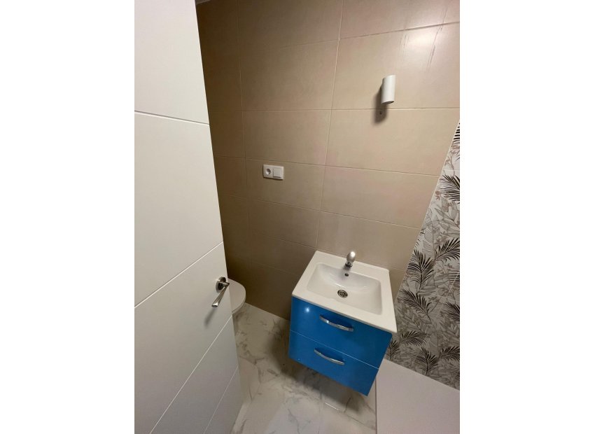 Resale - Apartment / Flat * - Torrevieja *