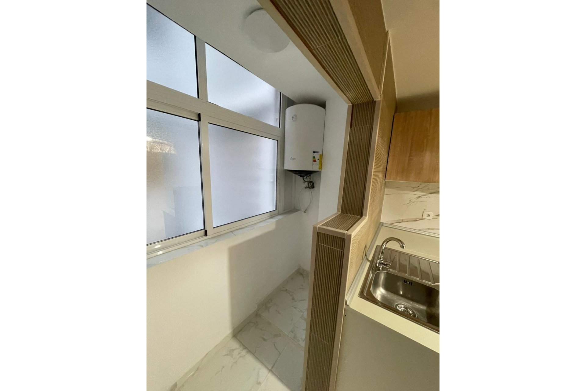 Resale - Apartment / Flat * - Torrevieja *