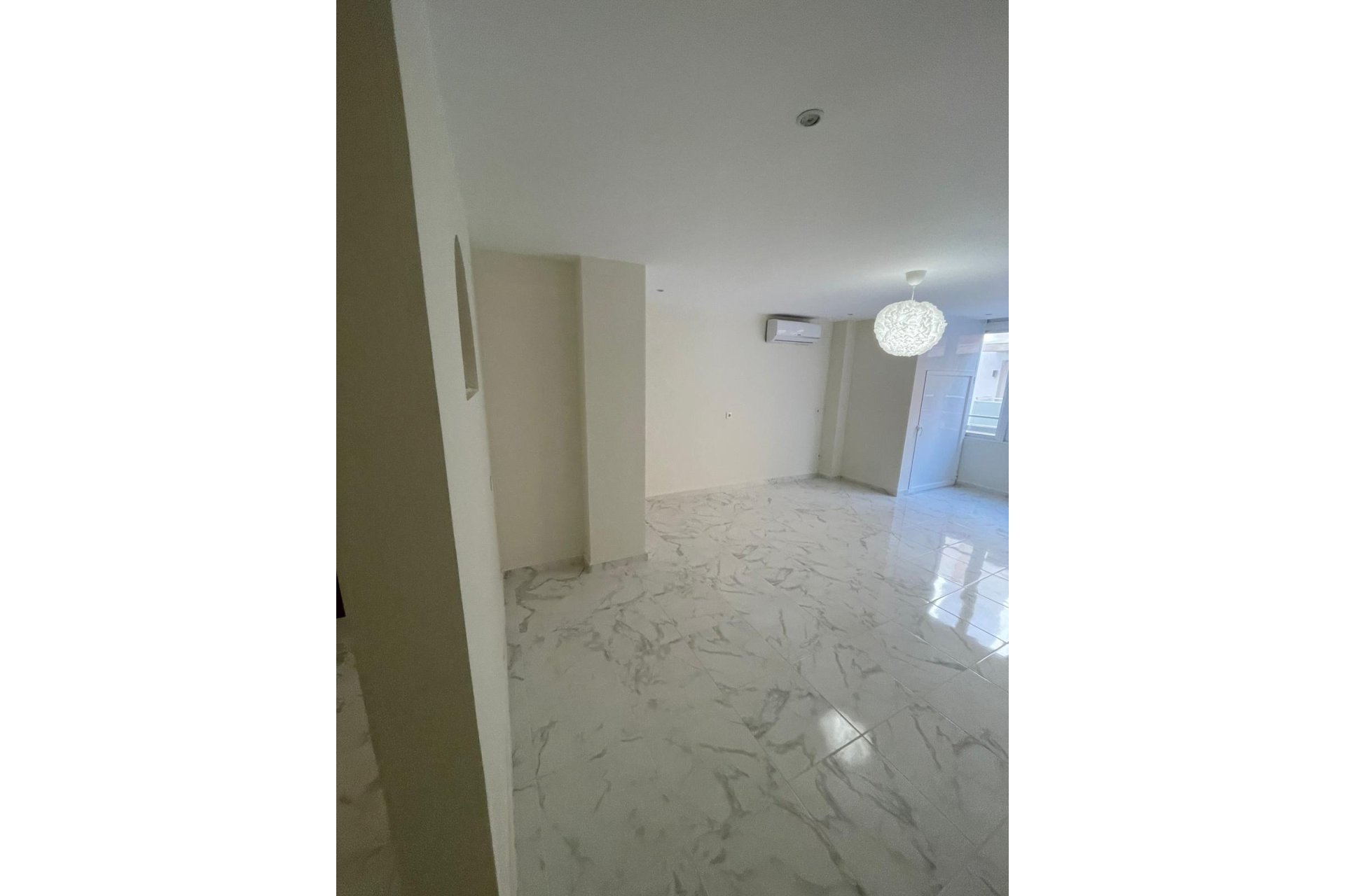 Resale - Apartment / Flat * - Torrevieja *