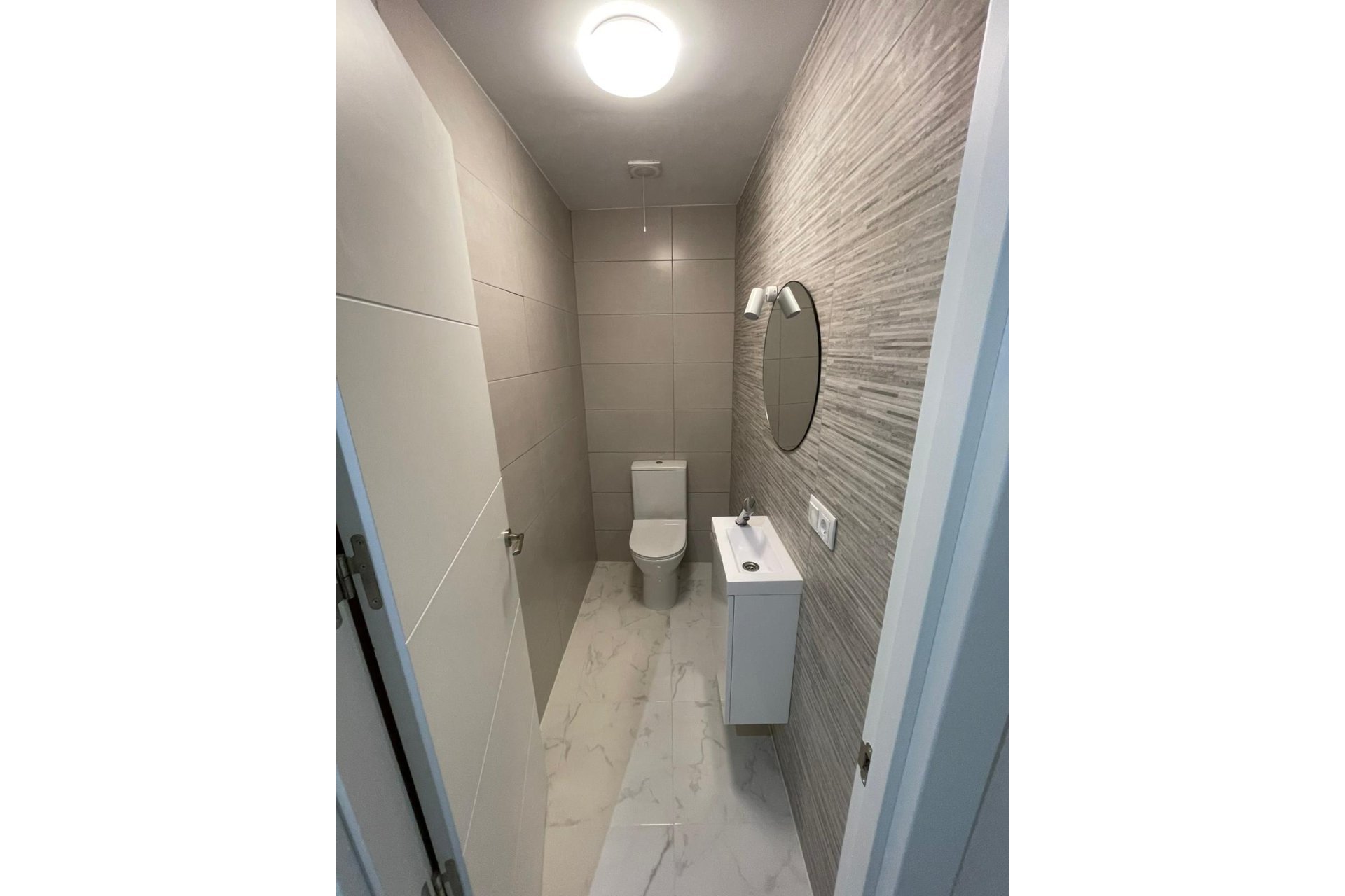 Resale - Apartment / Flat * - Torrevieja *