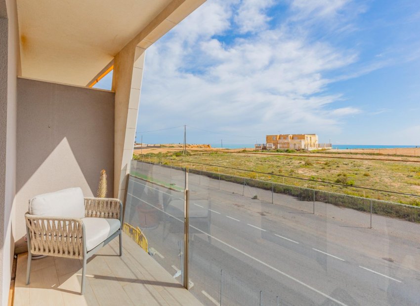 Resale - Apartment / Flat * - Torrevieja *