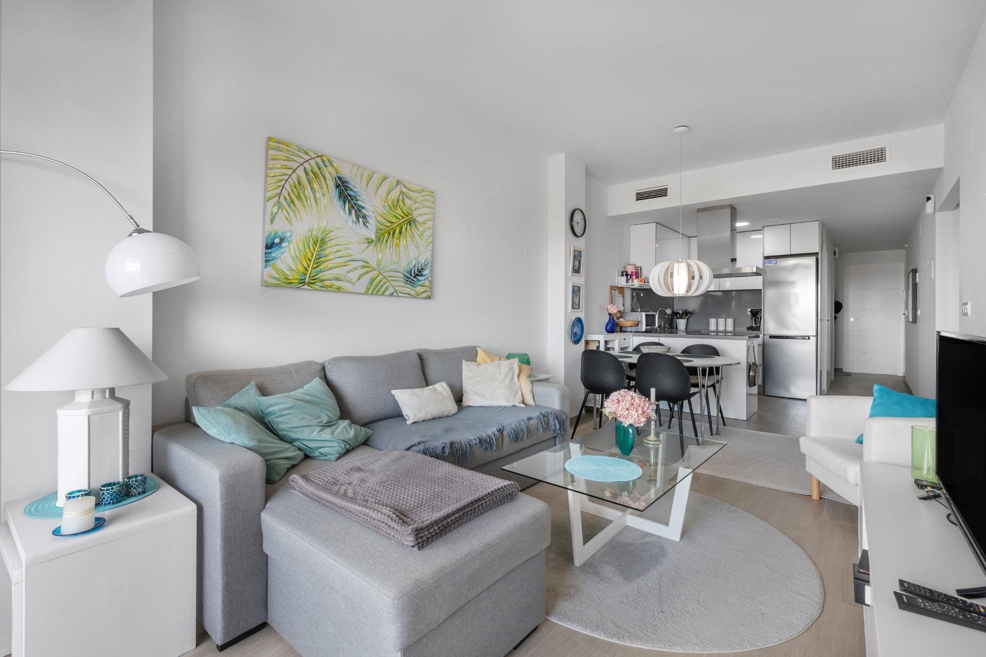 Resale - Apartment / Flat * - Torrevieja *