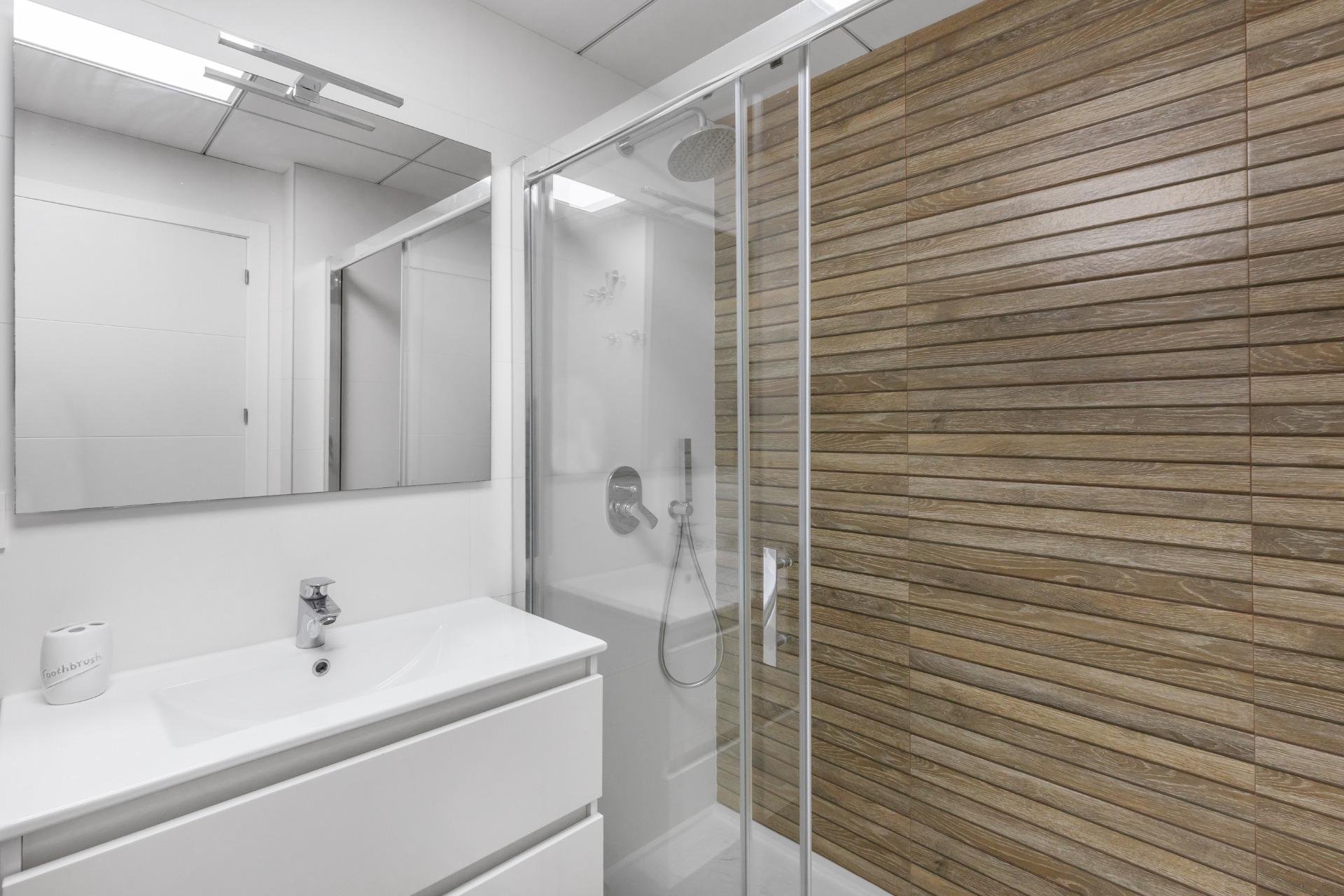 Resale - Apartment / Flat * - Torrevieja *