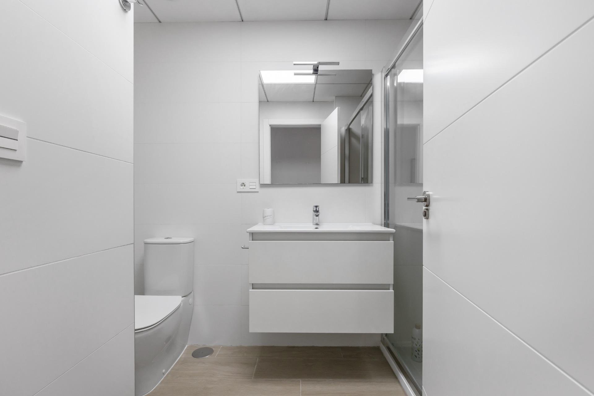 Resale - Apartment / Flat * - Torrevieja *