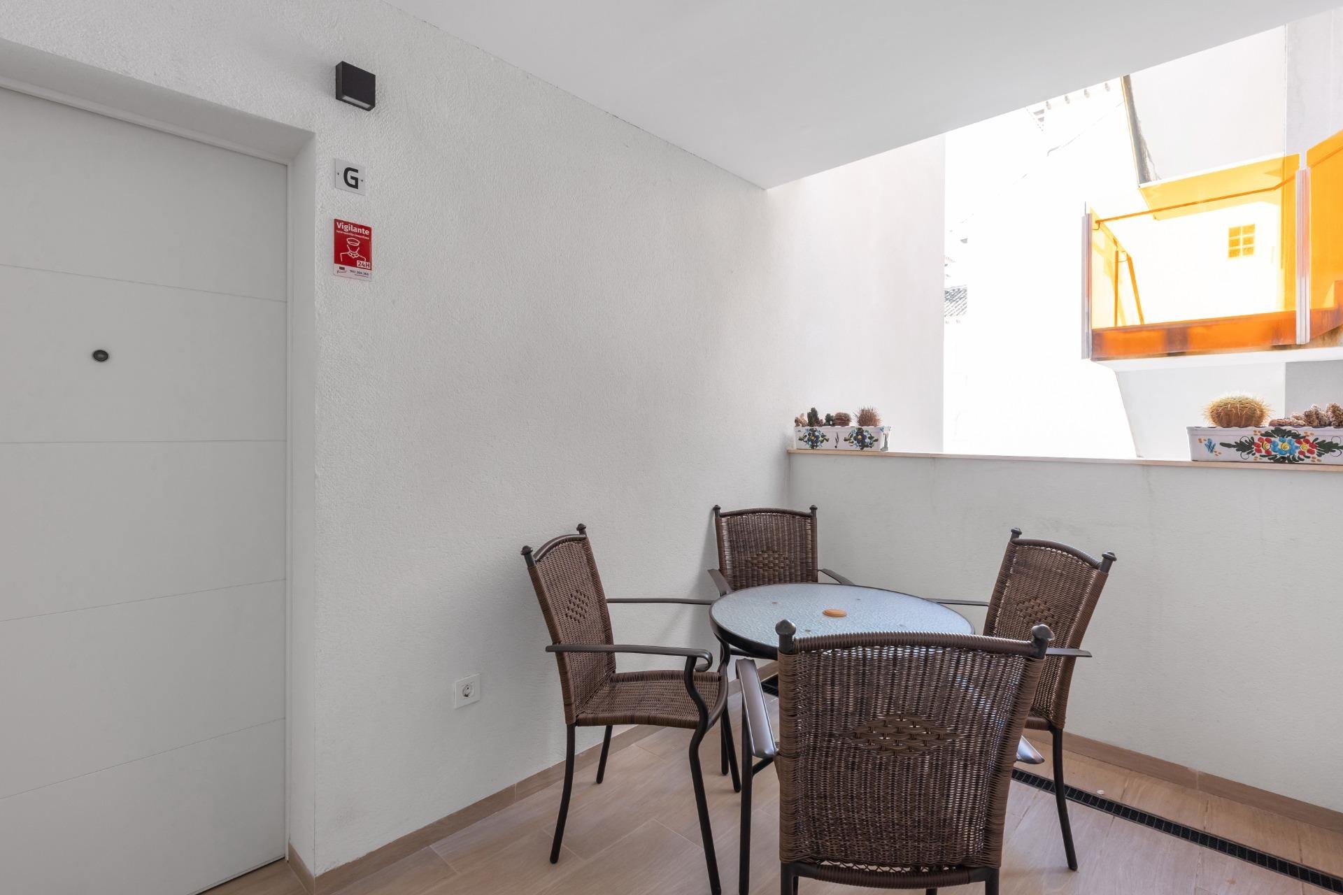 Resale - Apartment / Flat * - Torrevieja *