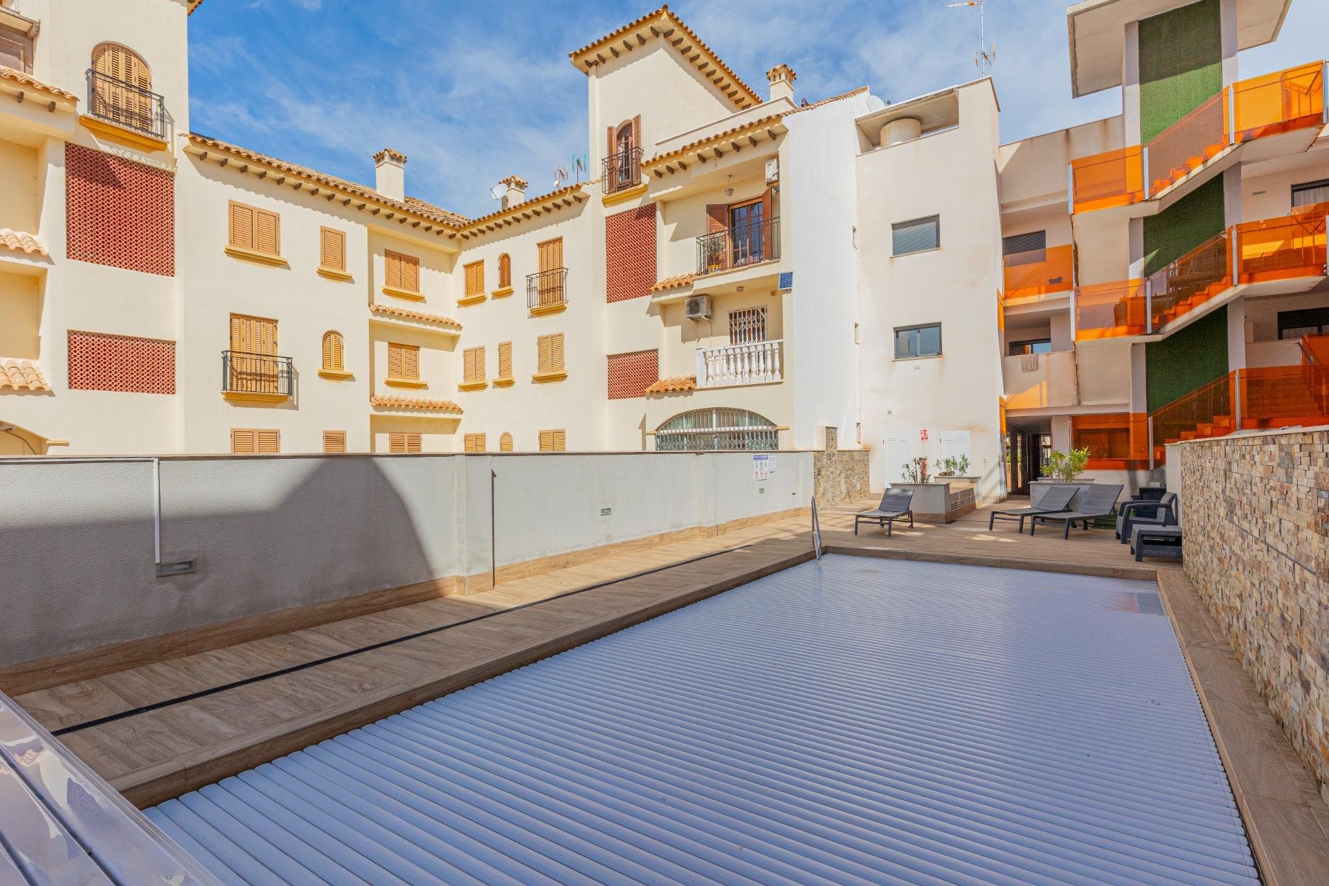 Resale - Apartment / Flat * - Torrevieja *