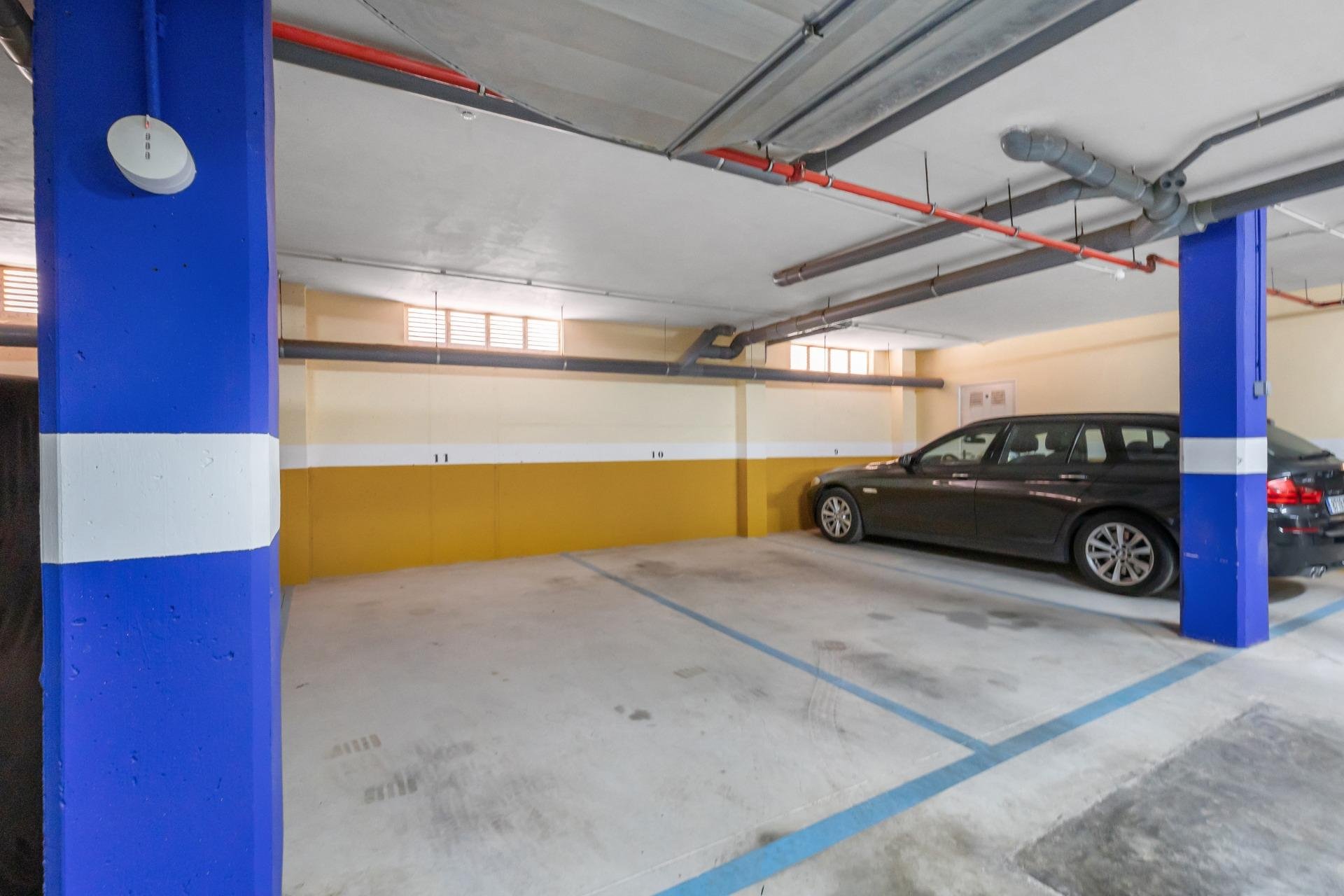 Resale - Apartment / Flat * - Torrevieja *