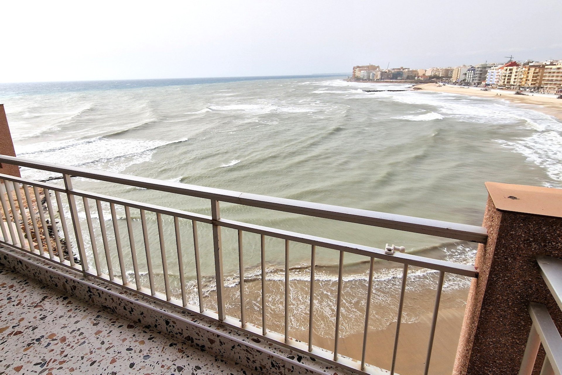 Resale - Apartment / Flat * - Torrevieja *