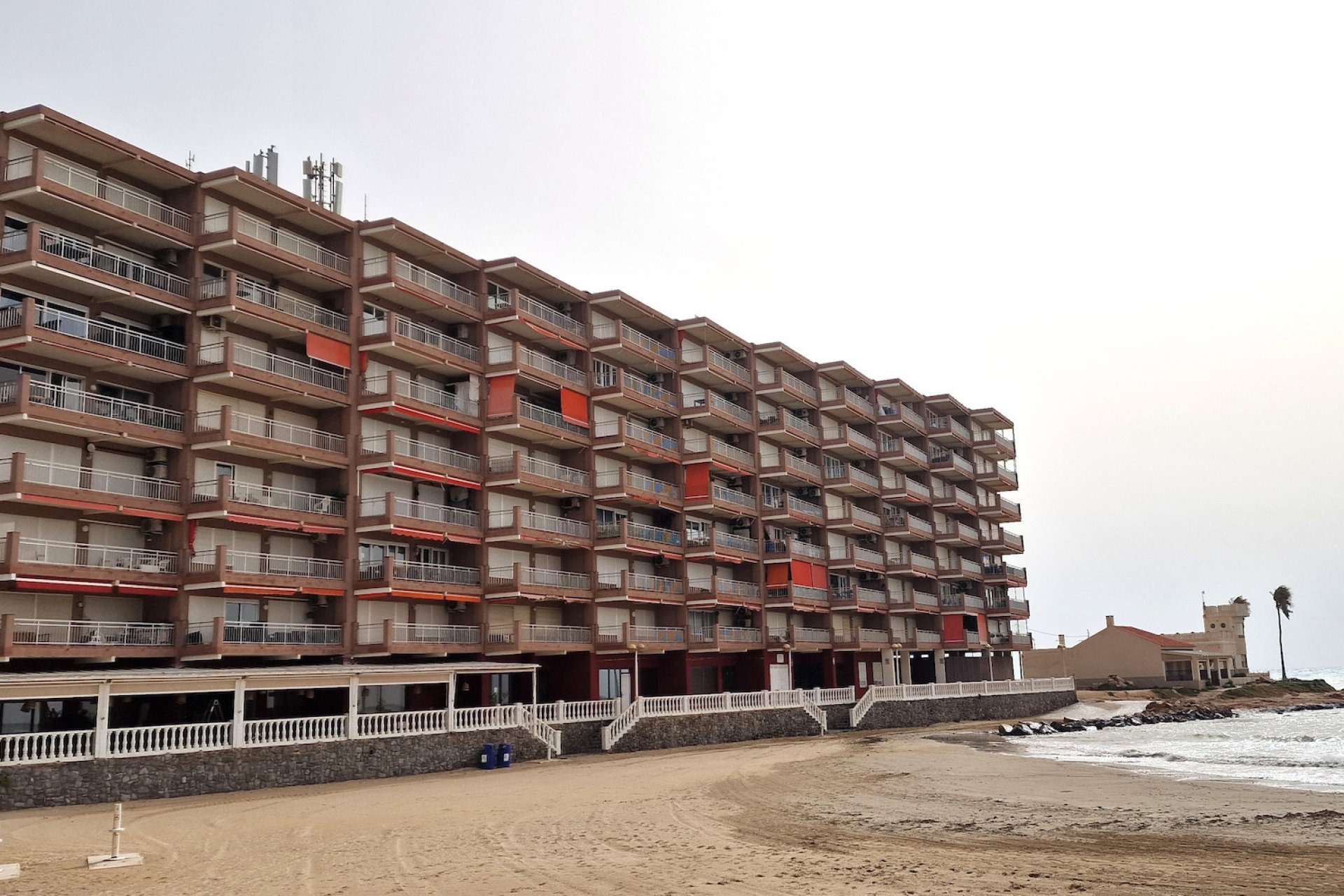 Resale - Apartment / Flat * - Torrevieja *