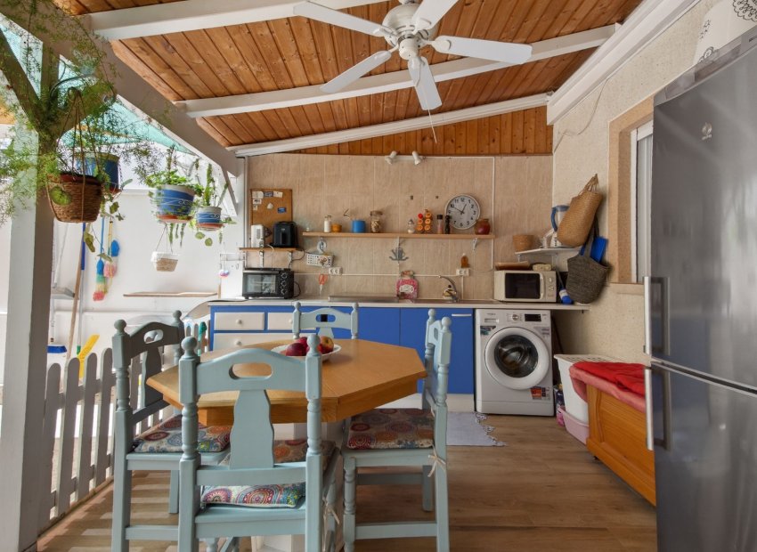 Resale - Apartment / Flat * - Torrevieja *