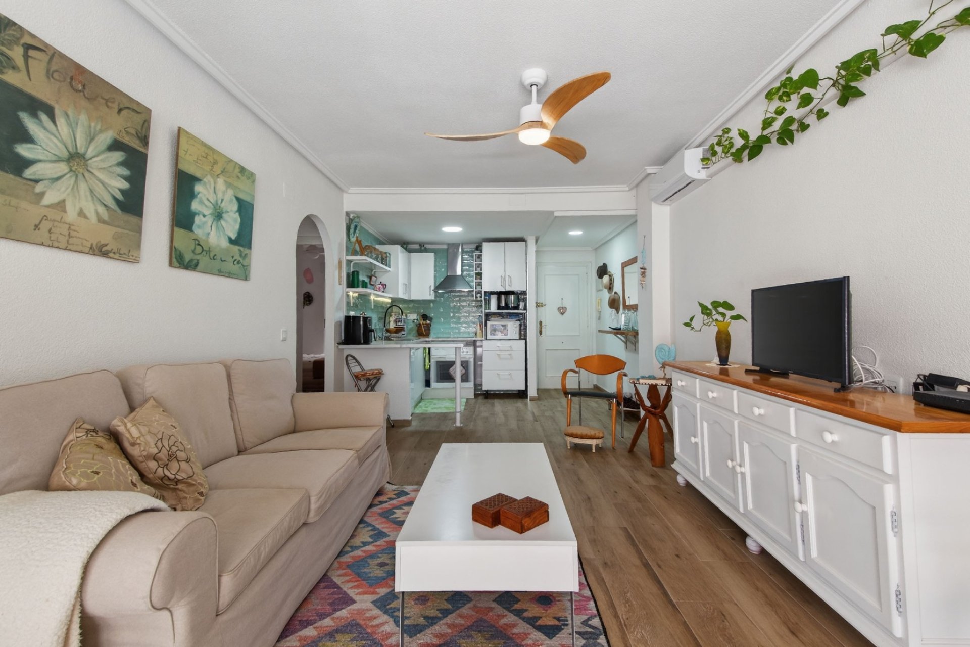 Resale - Apartment / Flat * - Torrevieja *