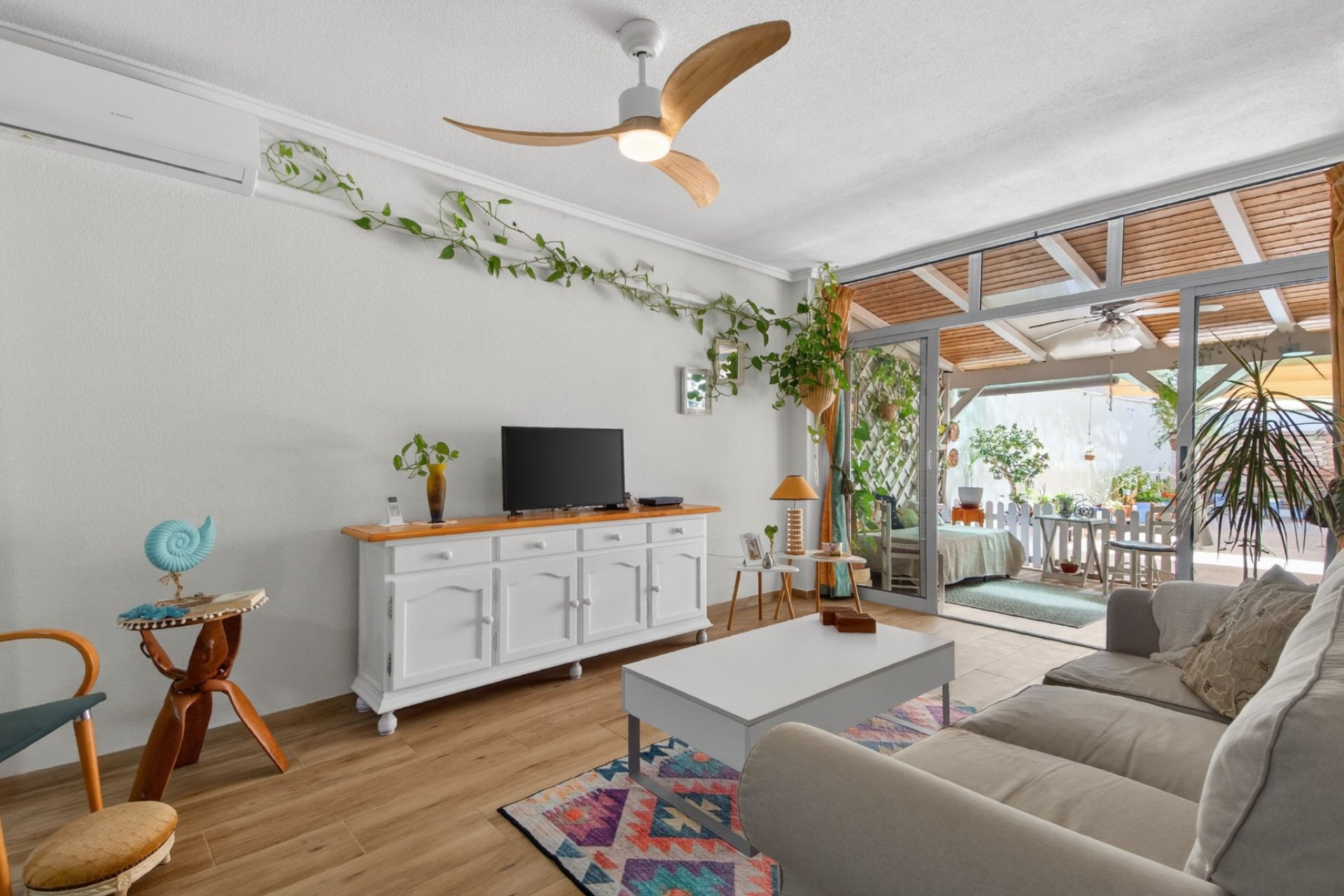 Resale - Apartment / Flat * - Torrevieja *