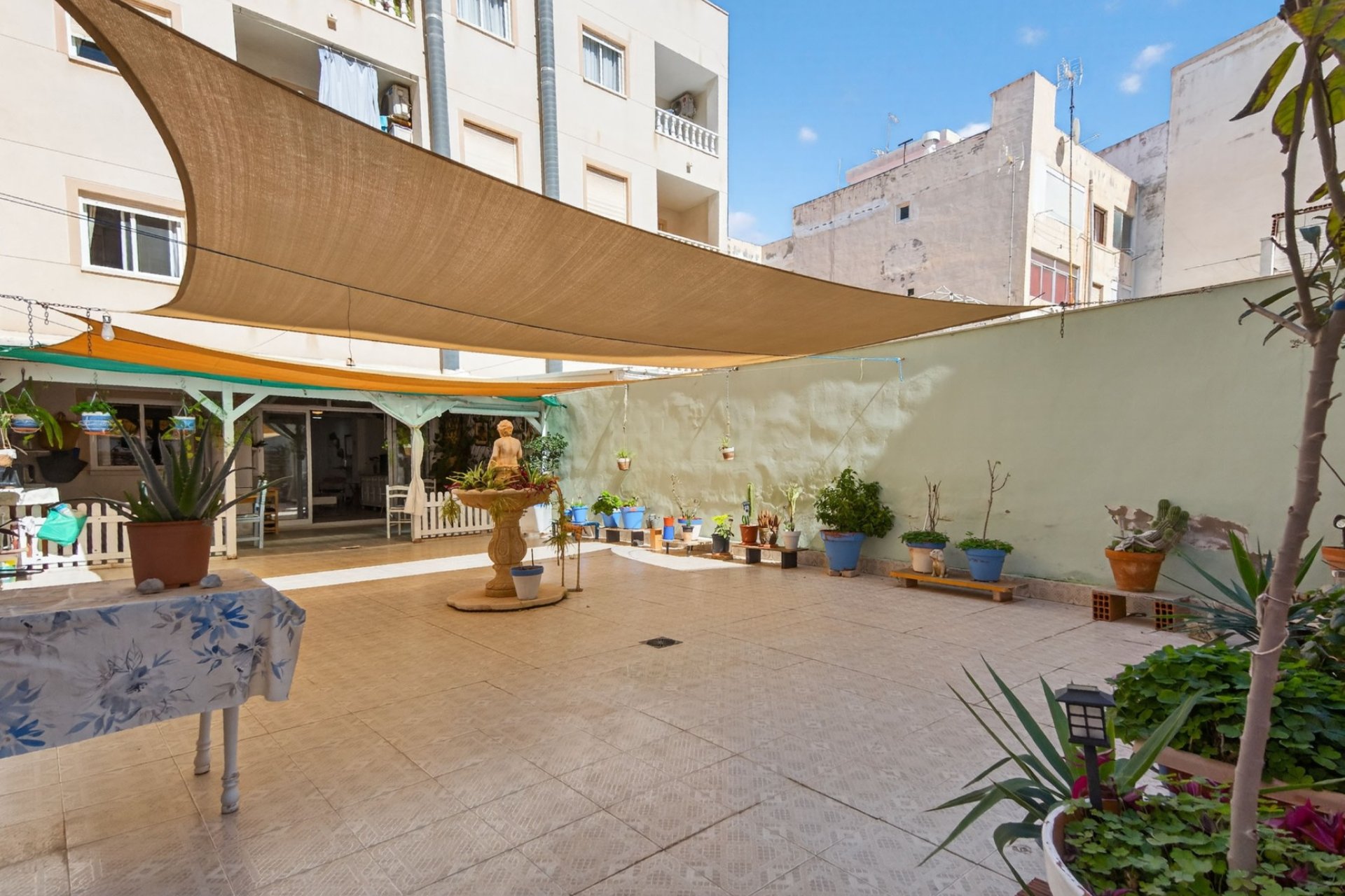 Resale - Apartment / Flat * - Torrevieja *