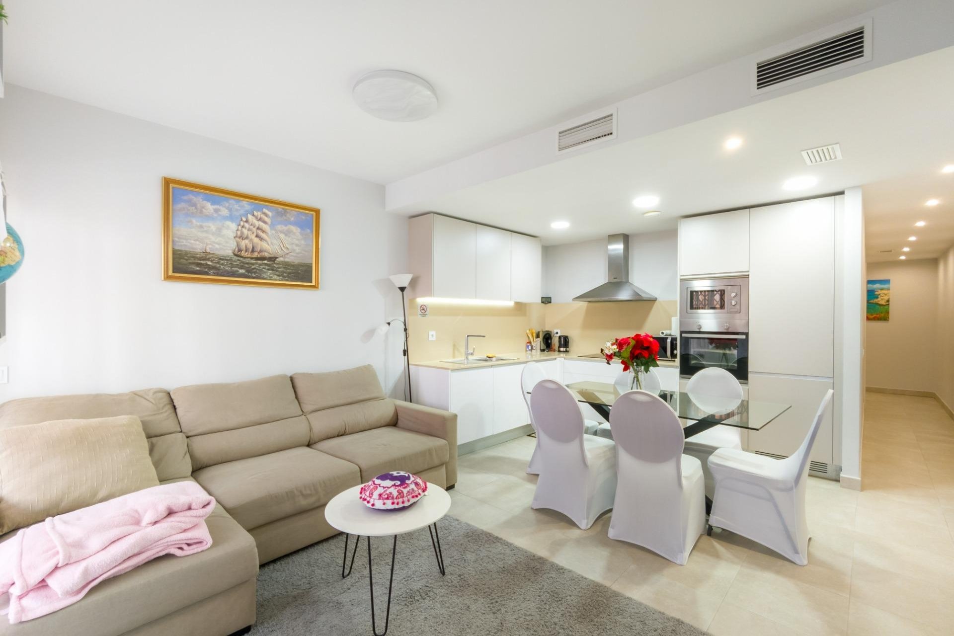Resale - Apartment / Flat * - Torrevieja *
