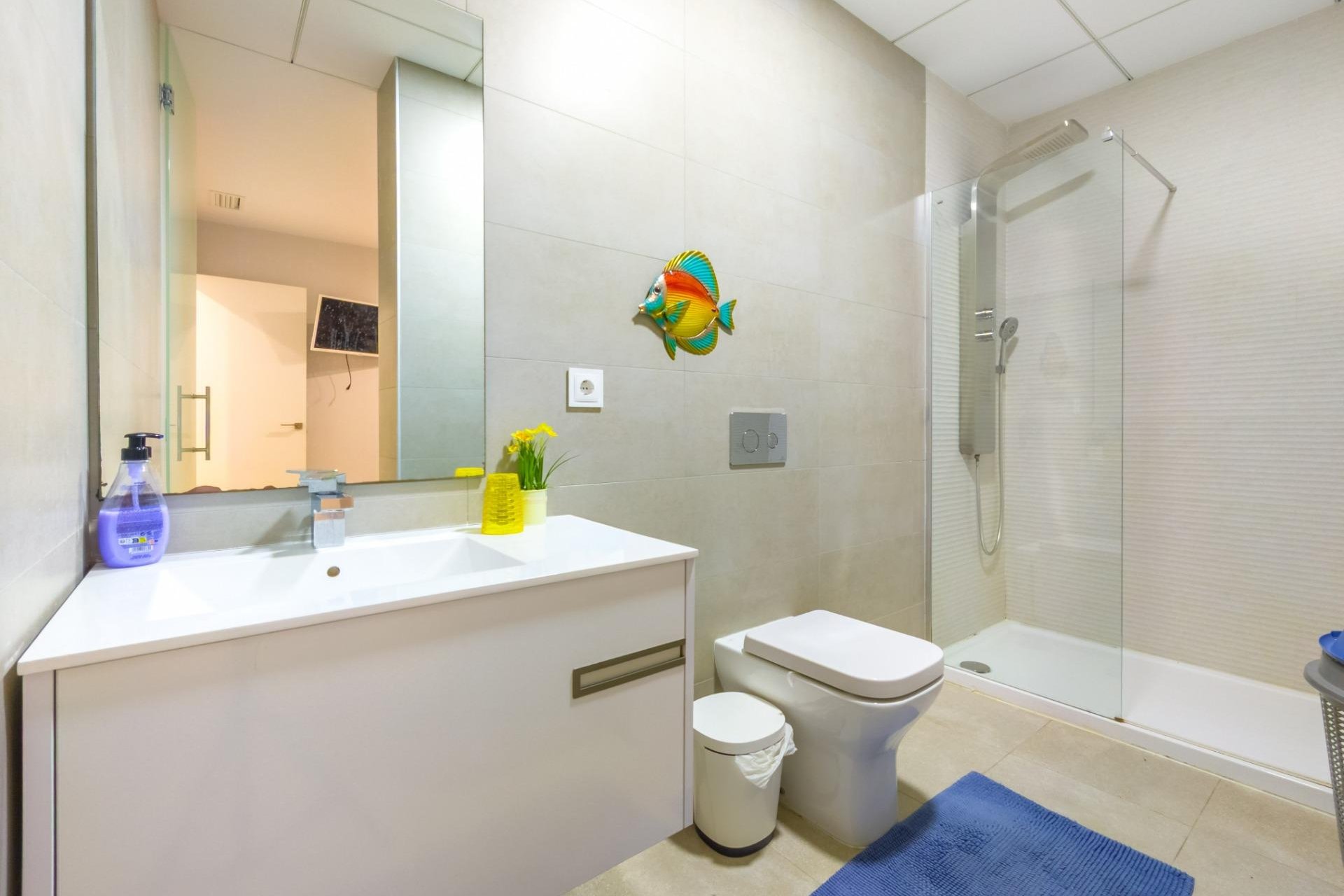 Resale - Apartment / Flat * - Torrevieja *