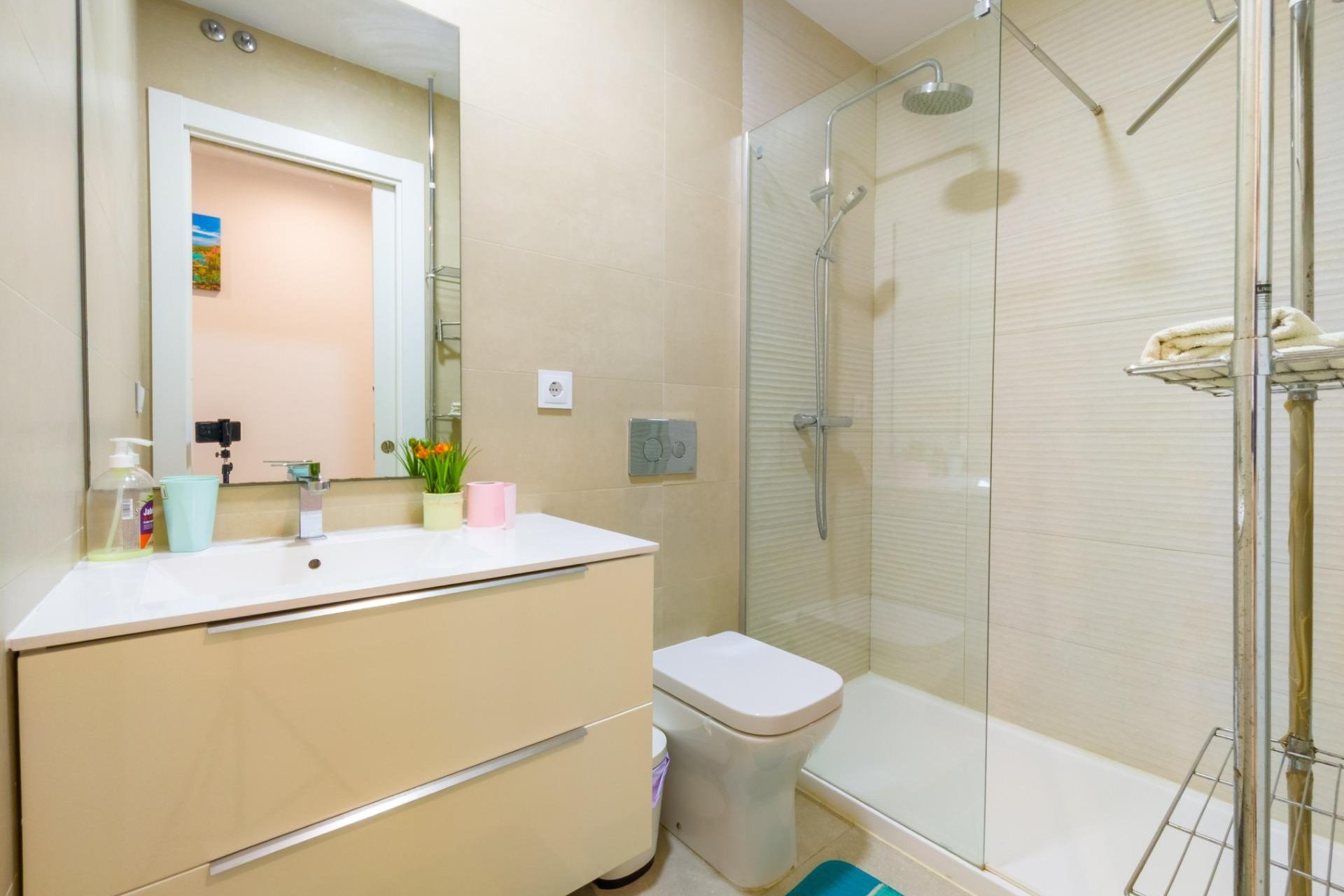 Resale - Apartment / Flat * - Torrevieja *