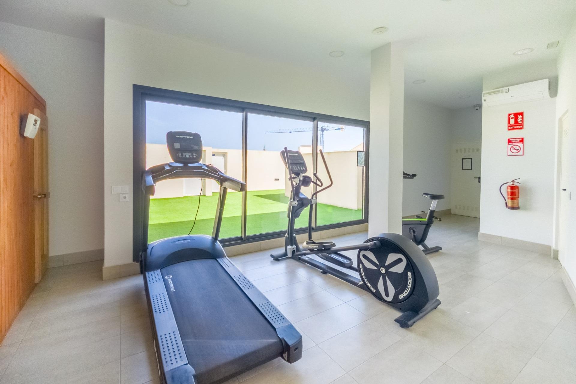 Resale - Apartment / Flat * - Torrevieja *