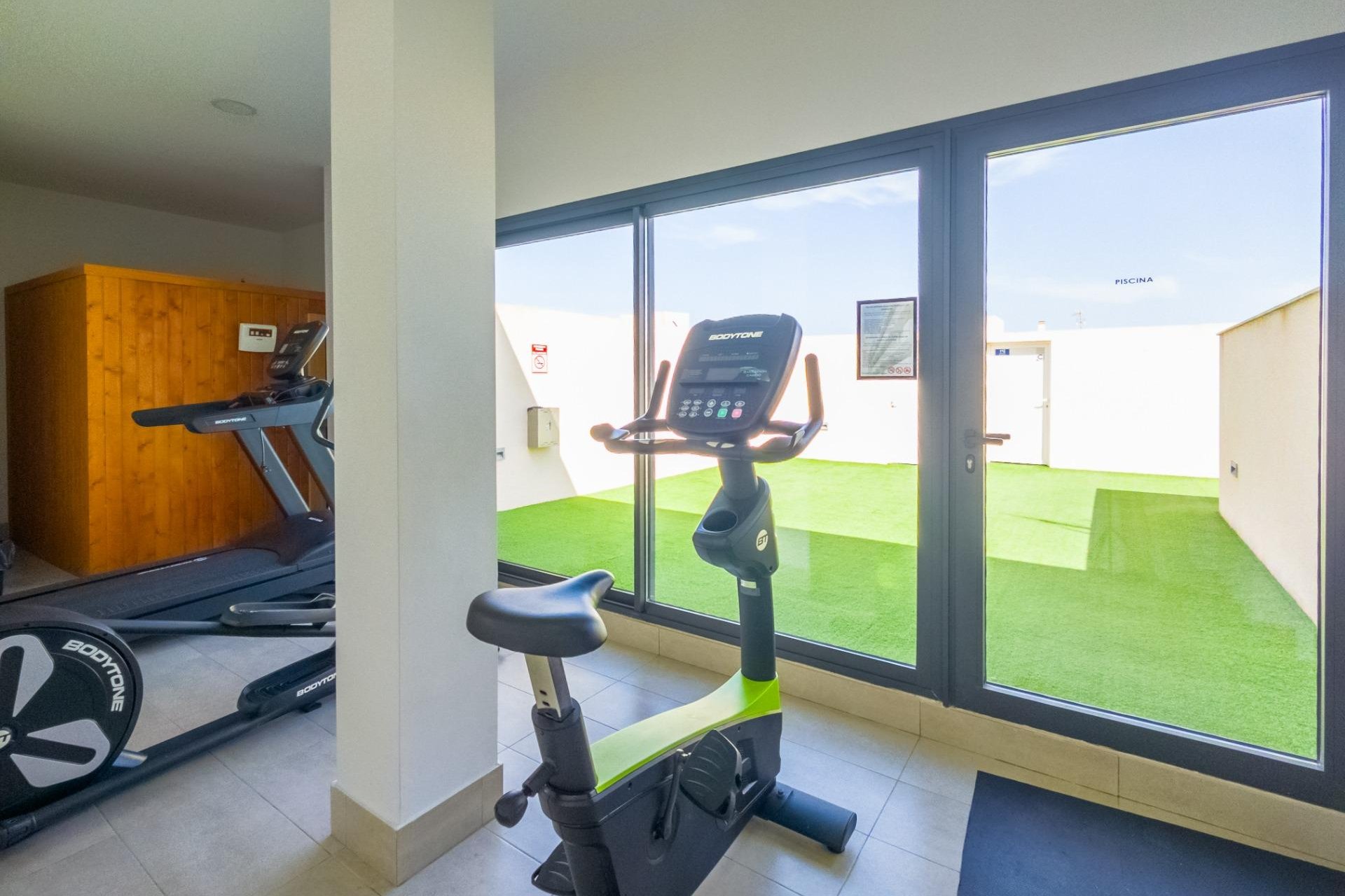 Resale - Apartment / Flat * - Torrevieja *