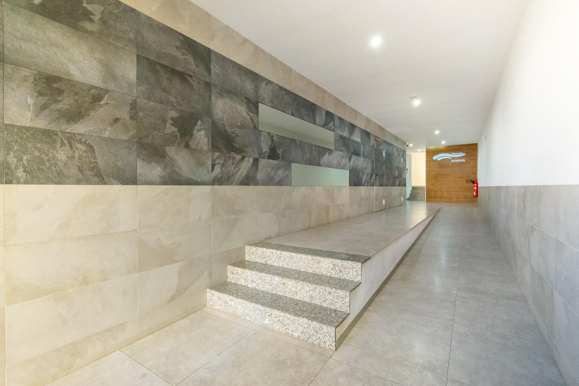 Resale - Apartment / Flat * - Torrevieja *