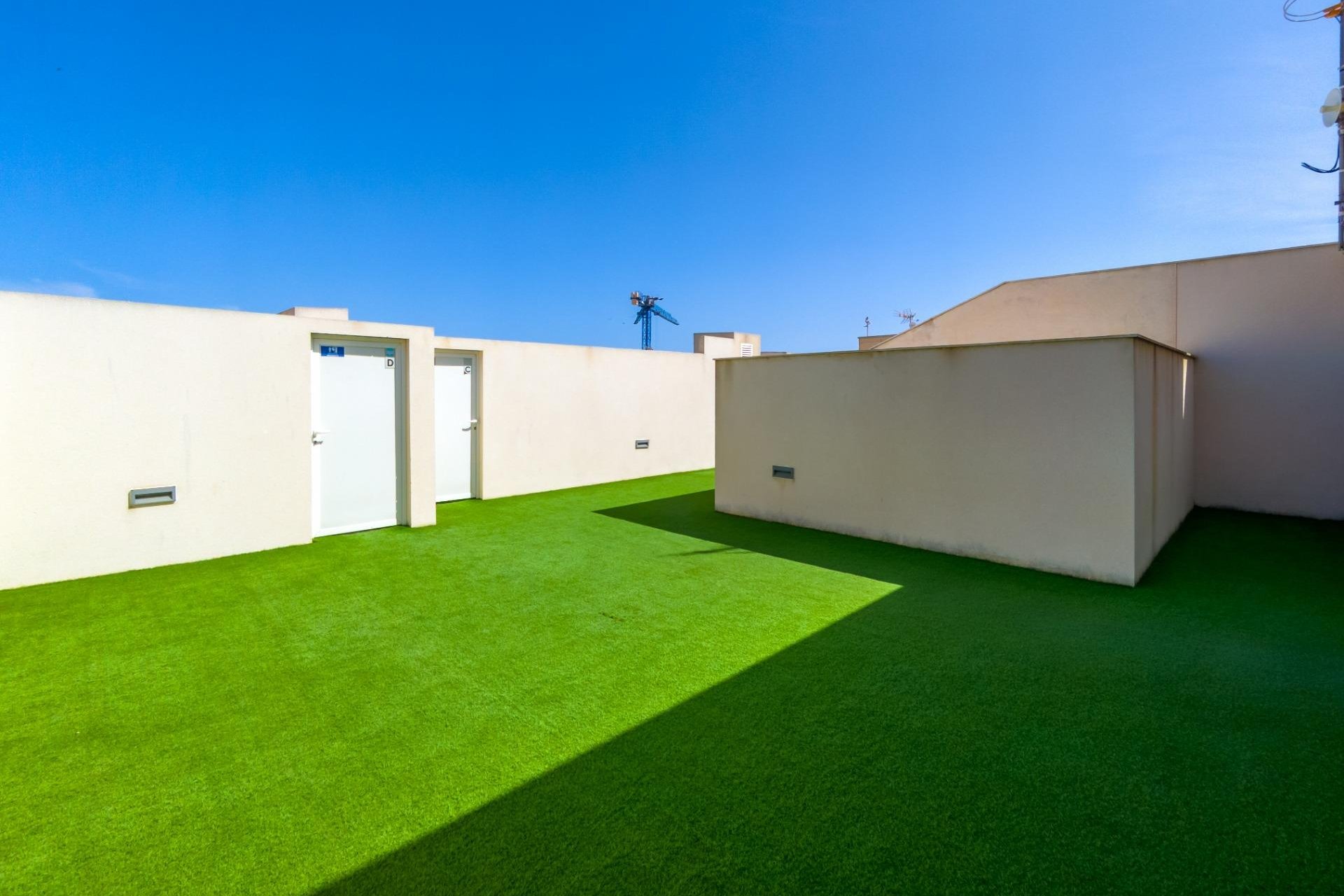 Resale - Apartment / Flat * - Torrevieja *