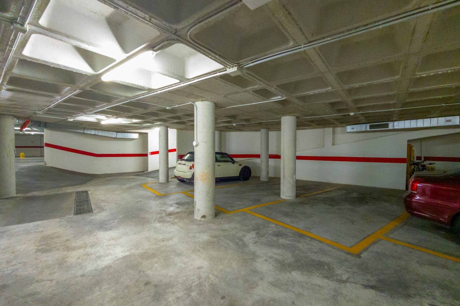 Resale - Apartment / Flat * - Torrevieja *