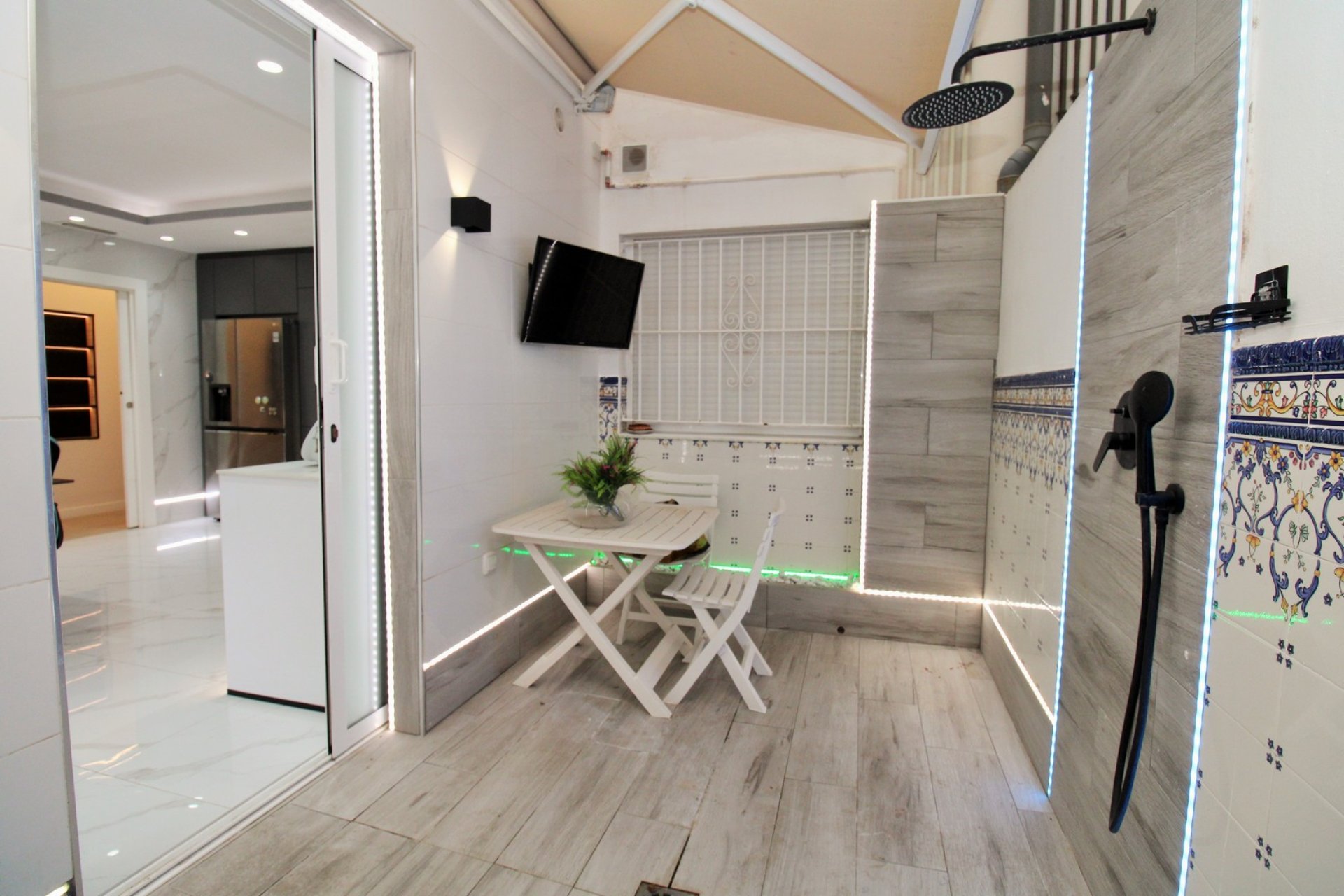 Resale - Apartment / Flat * - Torrevieja *