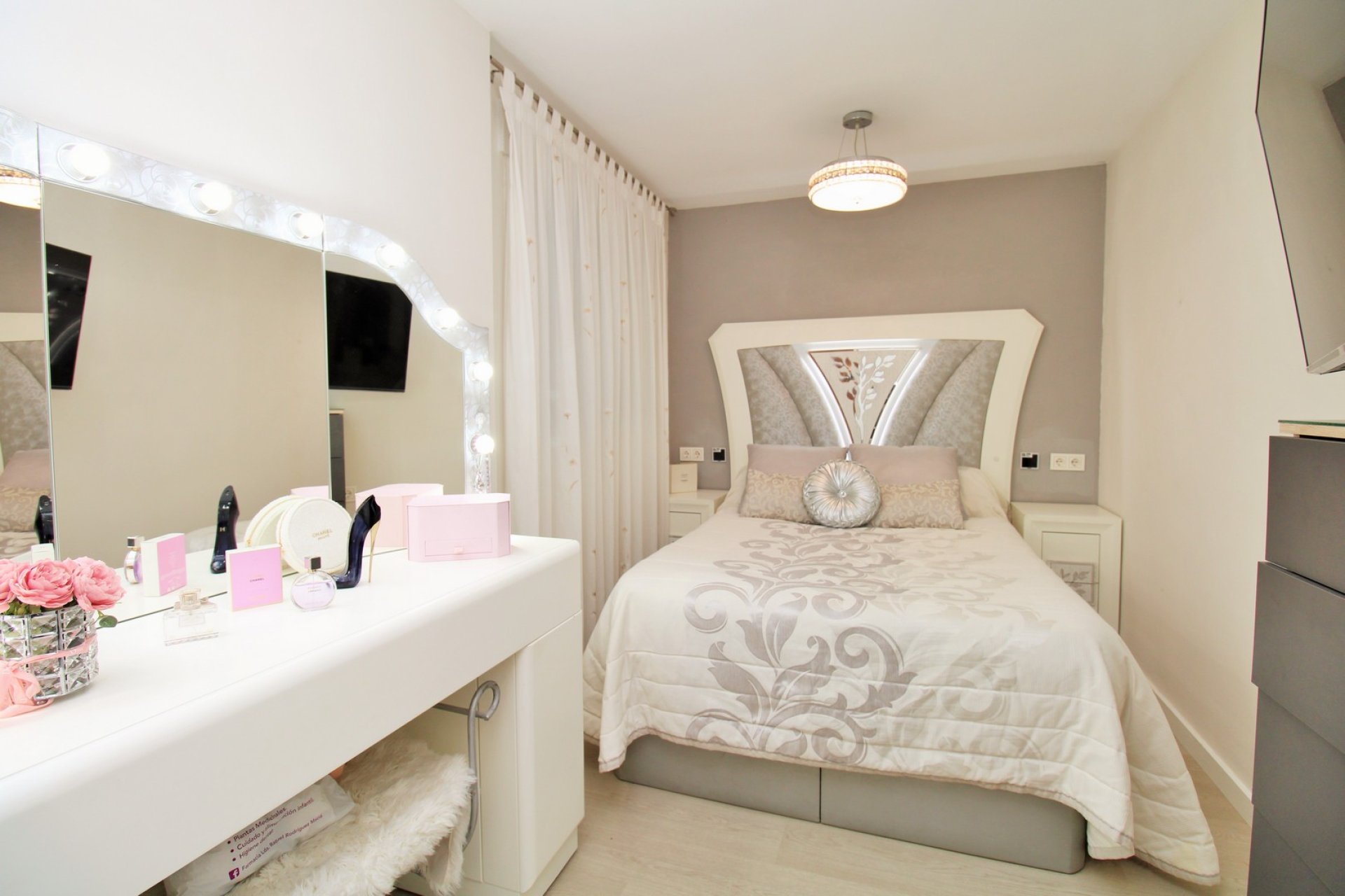 Resale - Apartment / Flat * - Torrevieja *