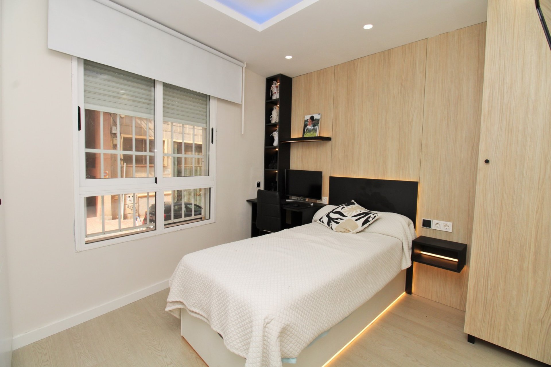 Resale - Apartment / Flat * - Torrevieja *