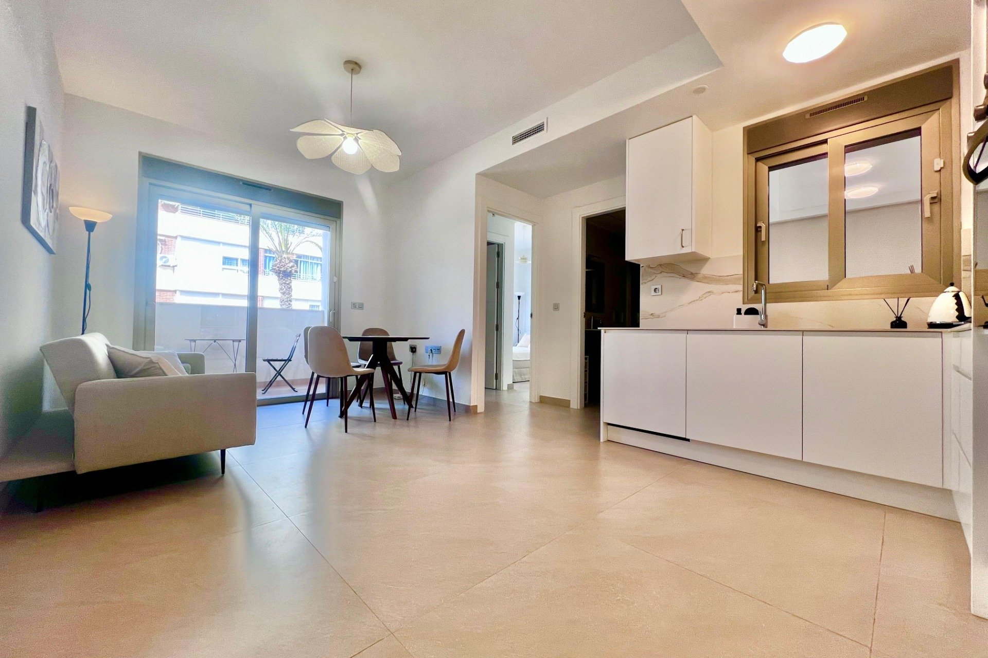 Resale - Apartment / Flat * - Torrevieja *