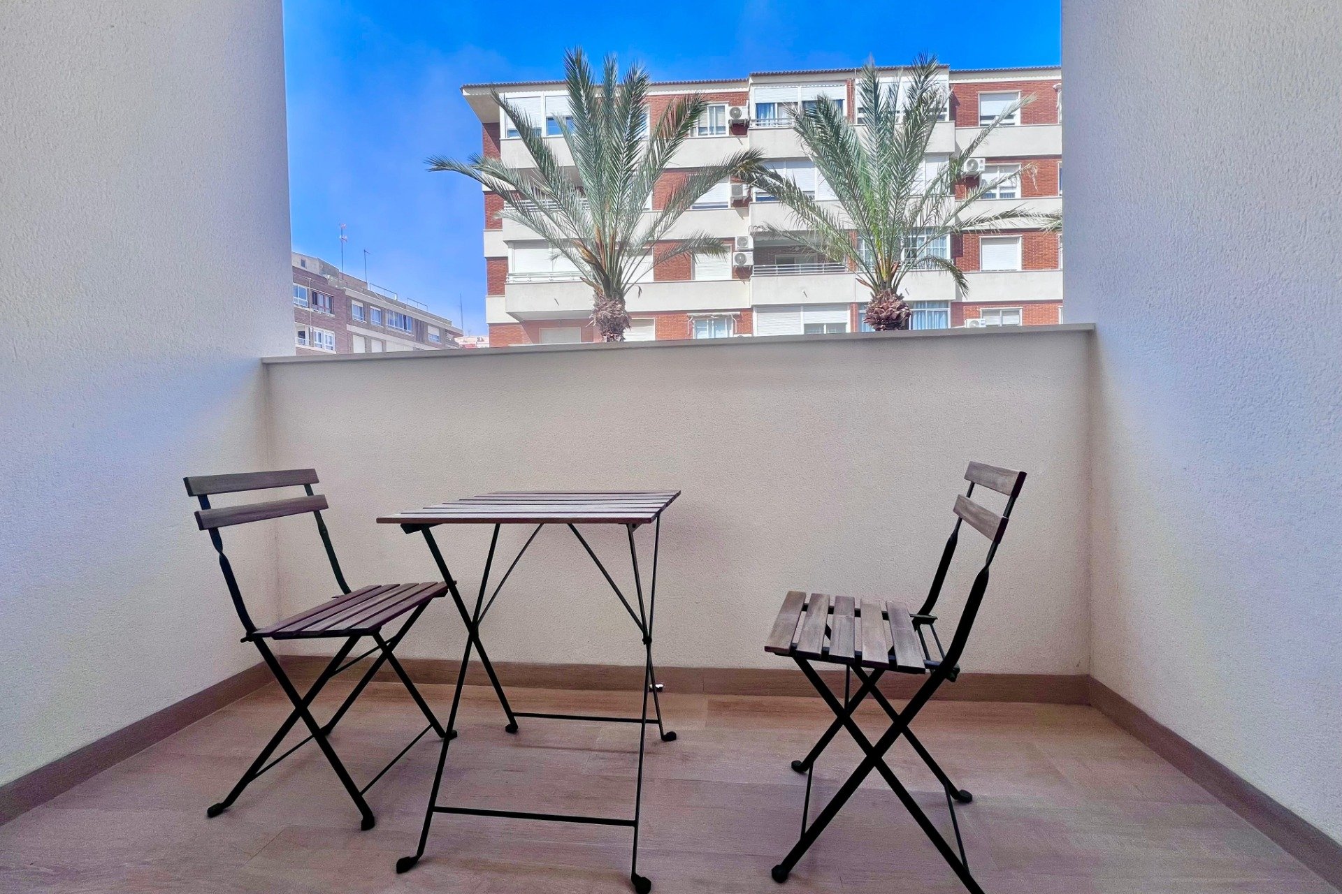 Resale - Apartment / Flat * - Torrevieja *