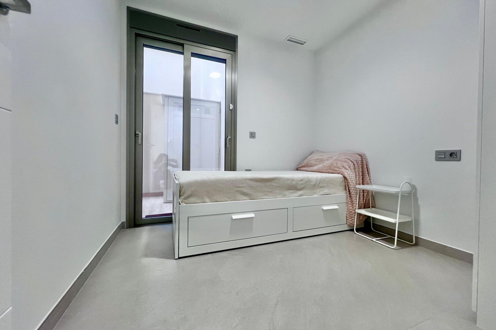 Resale - Apartment / Flat * - Torrevieja *