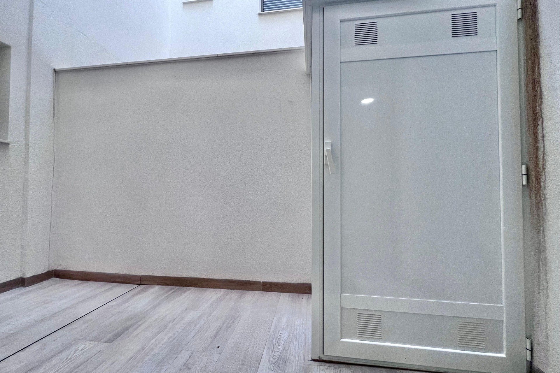 Resale - Apartment / Flat * - Torrevieja *