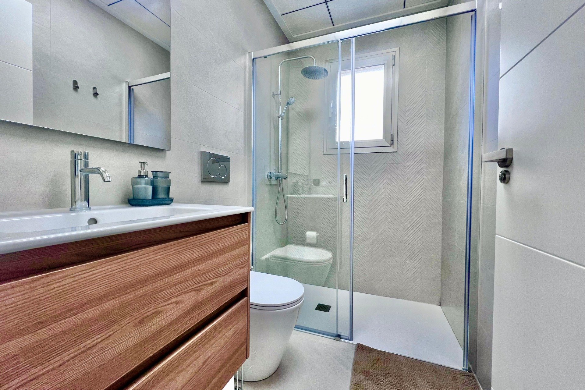 Resale - Apartment / Flat * - Torrevieja *