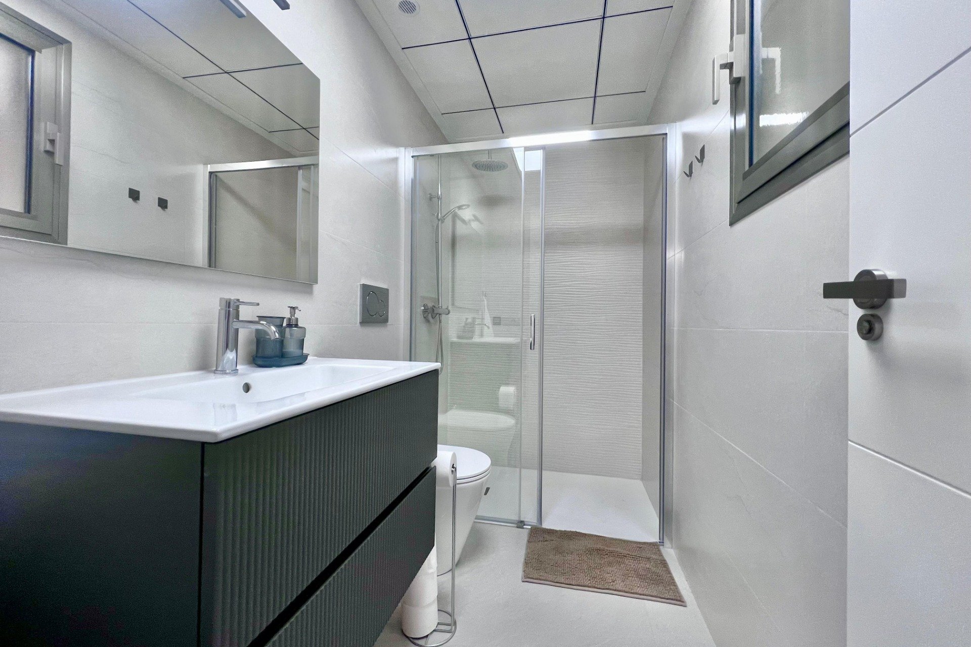 Resale - Apartment / Flat * - Torrevieja *