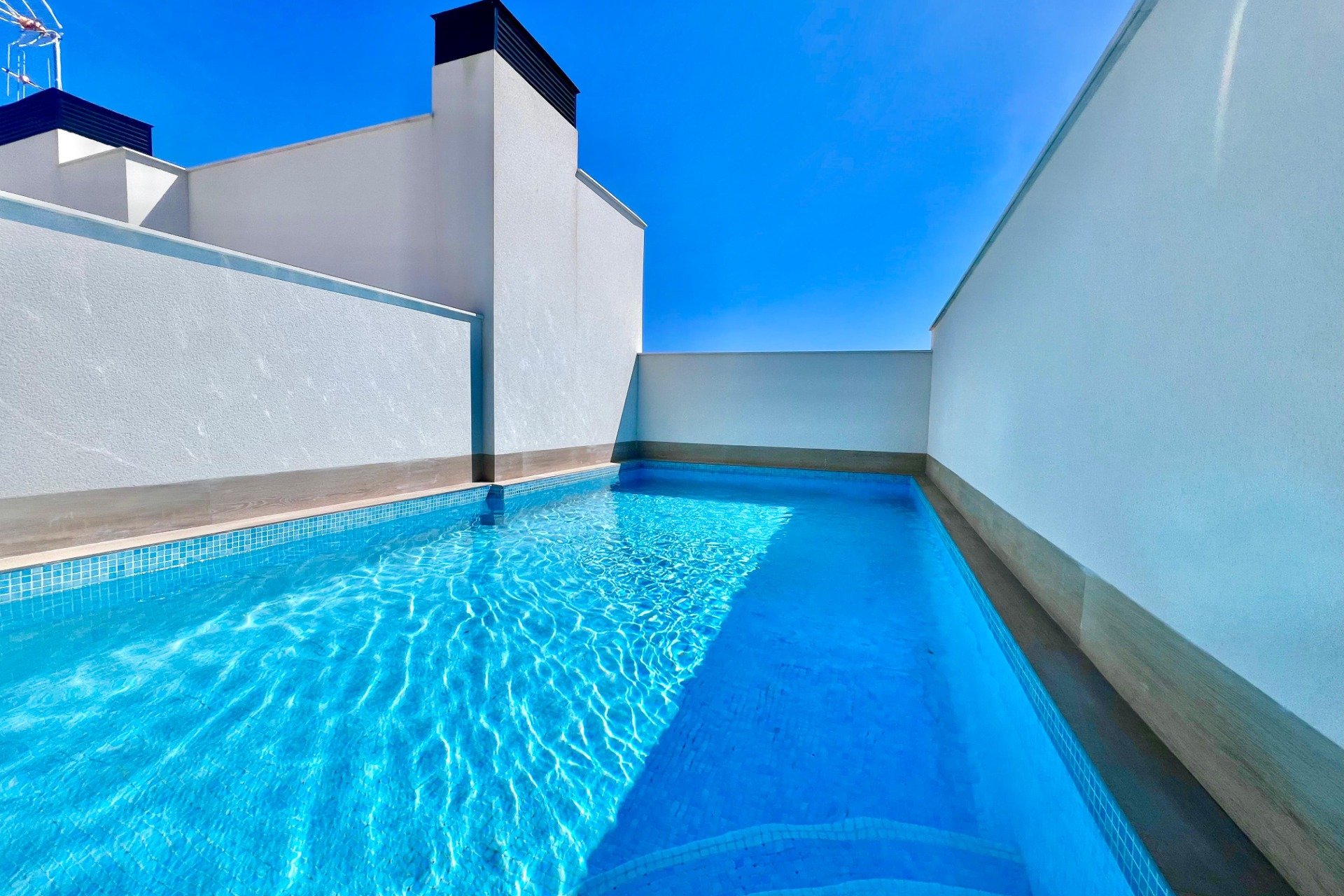 Resale - Apartment / Flat * - Torrevieja *