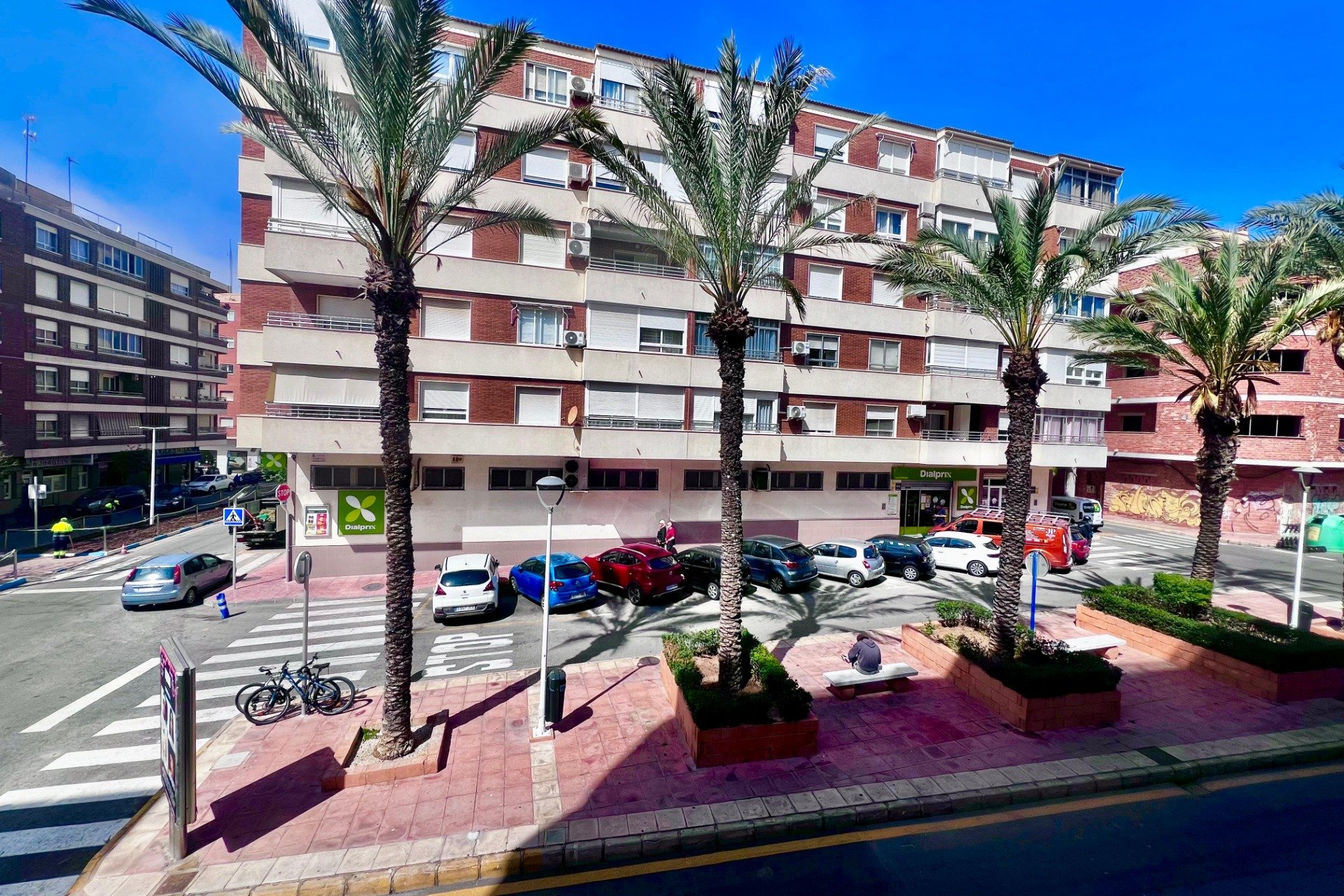 Resale - Apartment / Flat * - Torrevieja *
