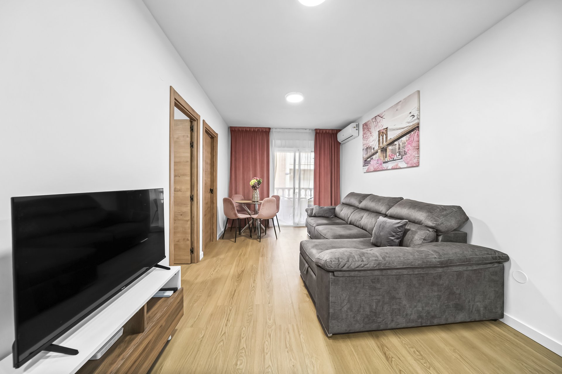 Resale - Apartment / Flat * - Torrevieja *