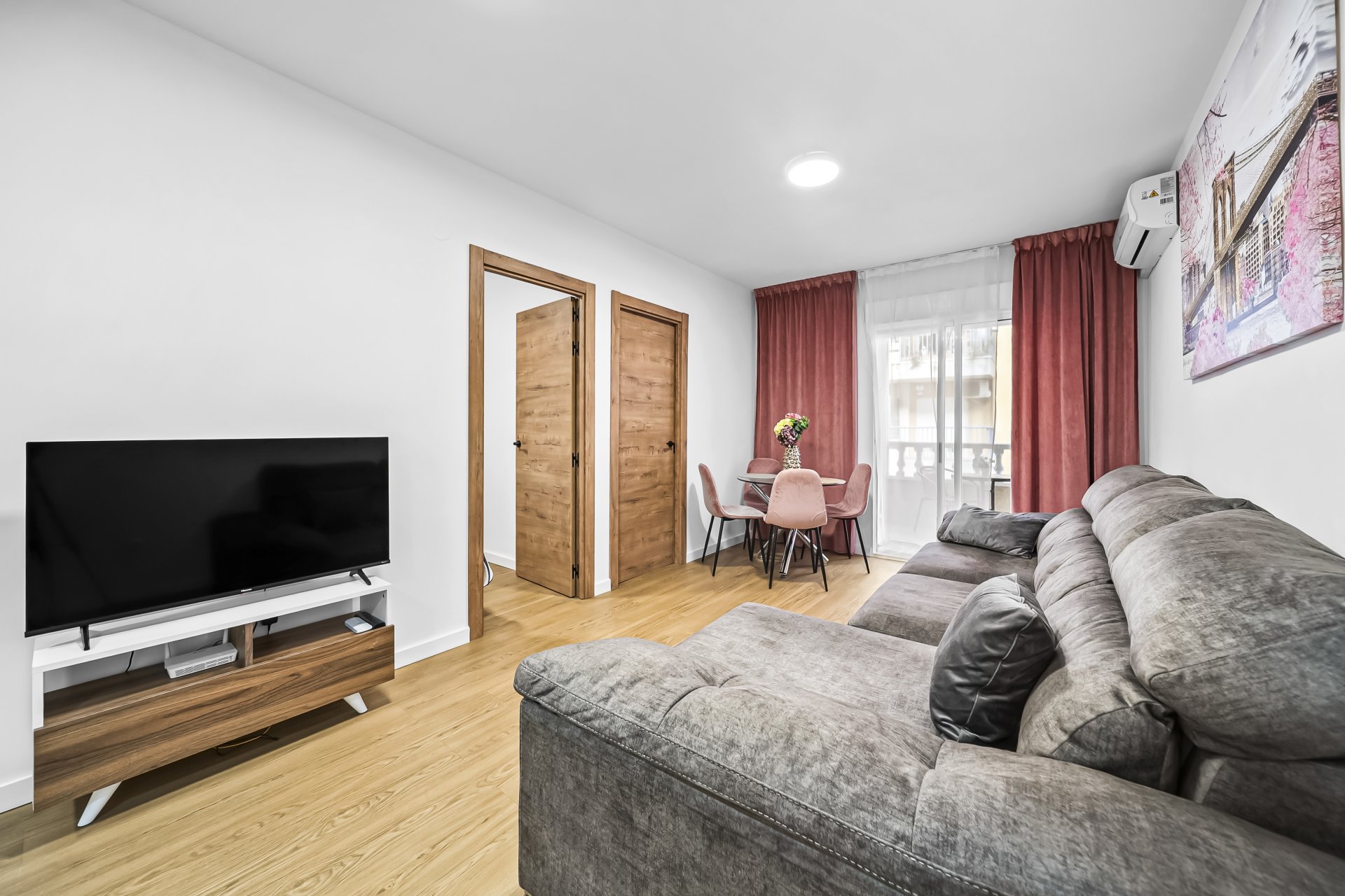 Resale - Apartment / Flat * - Torrevieja *