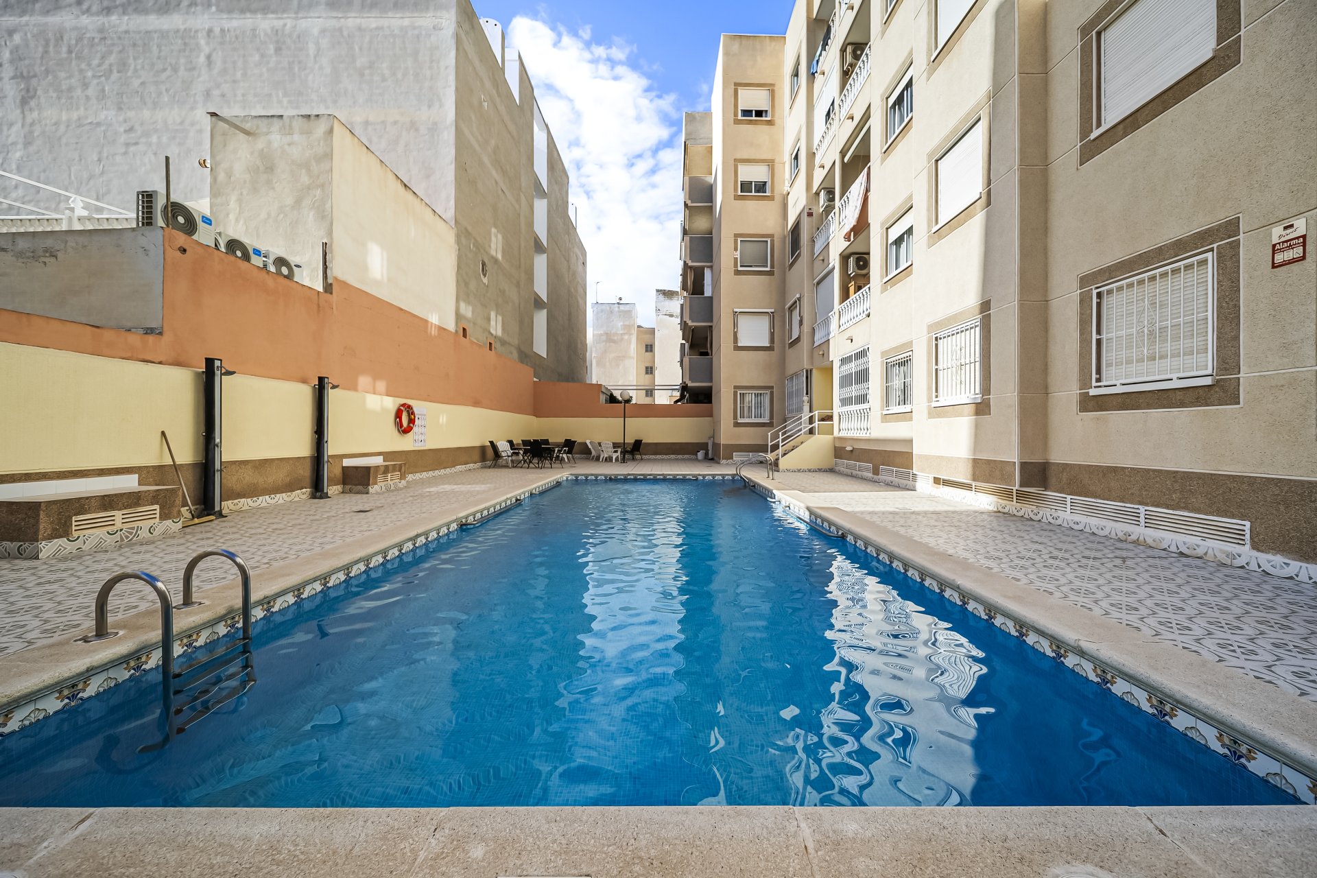 Resale - Apartment / Flat * - Torrevieja *
