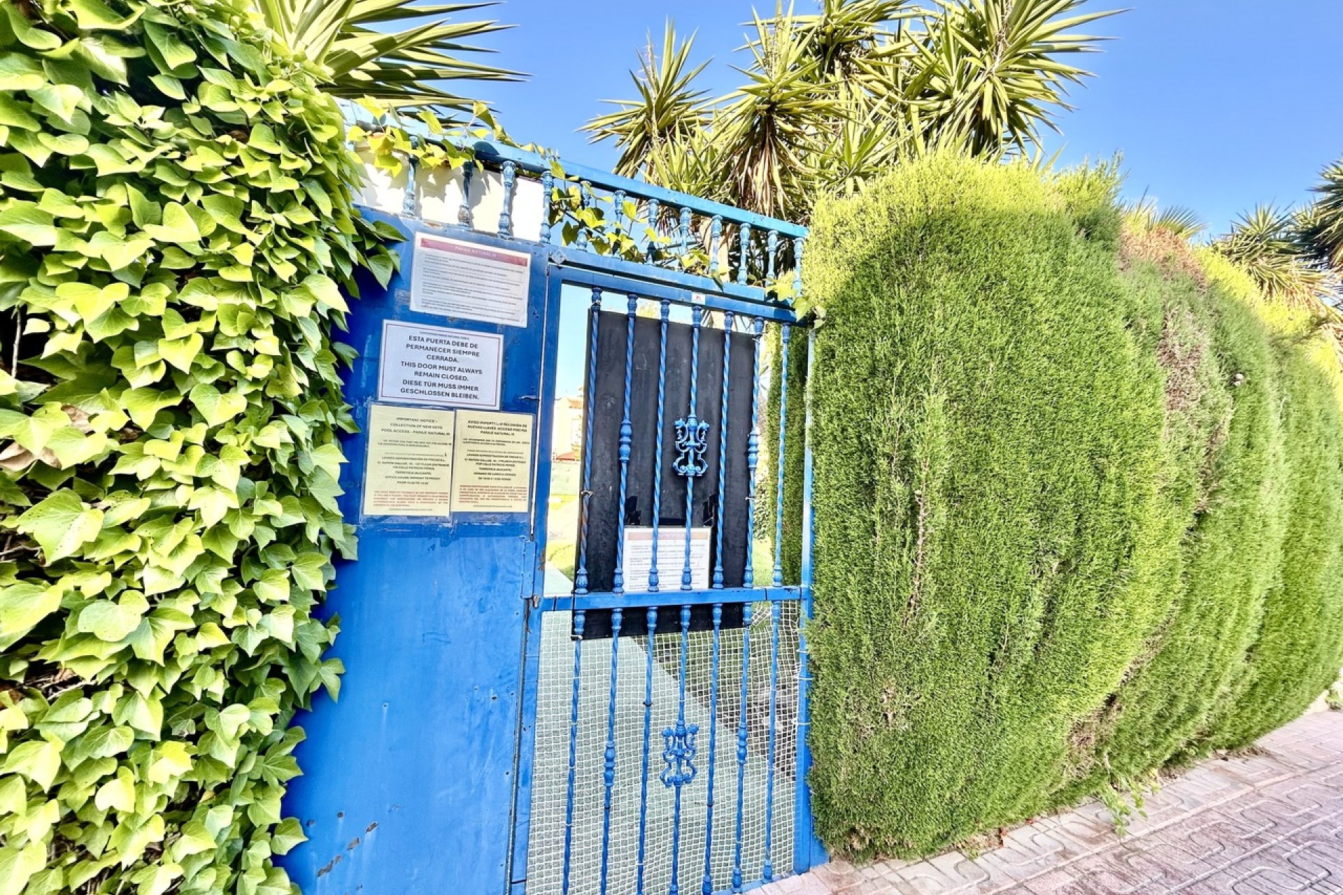 Resale - Apartment / Flat * - Torrevieja *