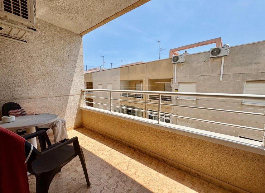 Resale - Apartment / Flat * - Torrevieja *