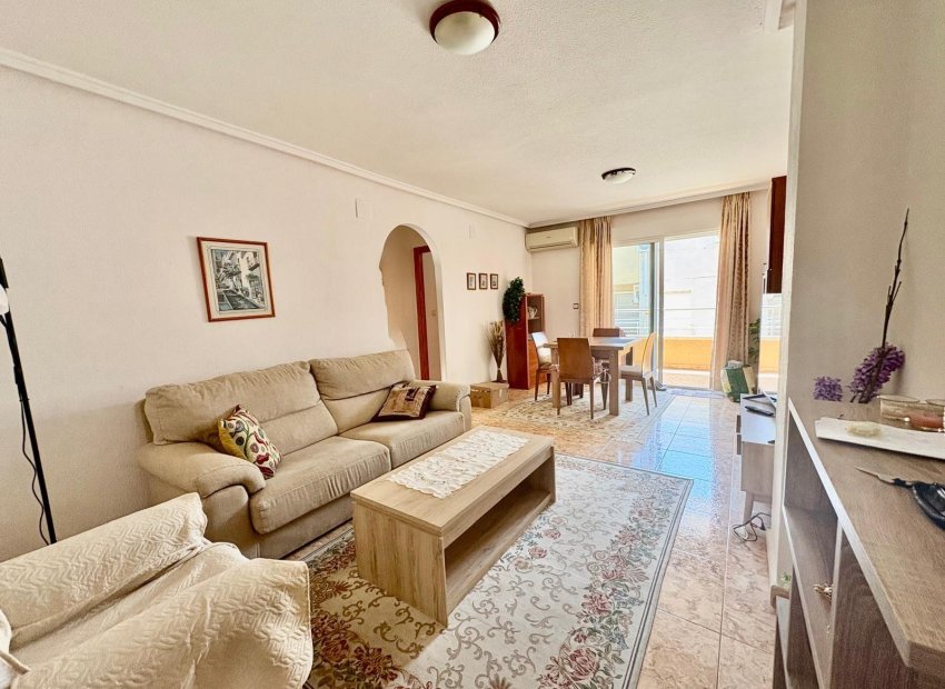 Resale - Apartment / Flat * - Torrevieja *